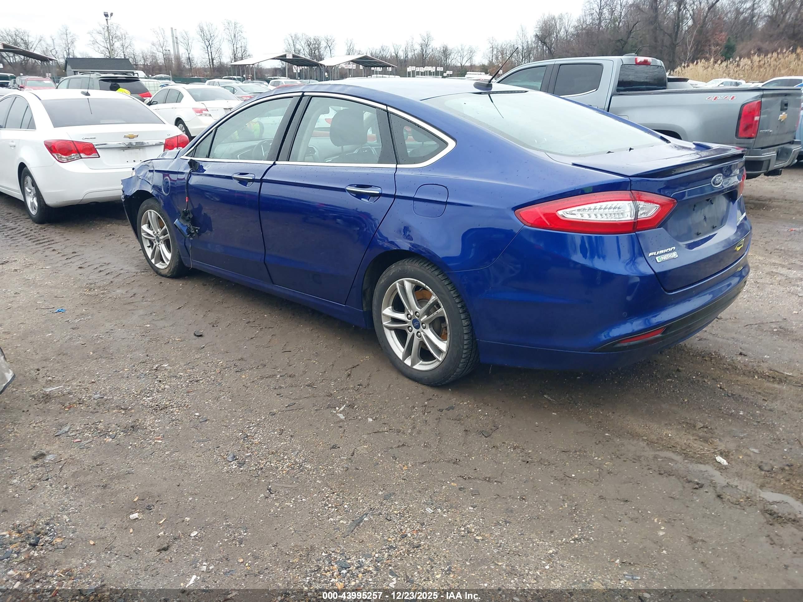 FORD FUSION image 3