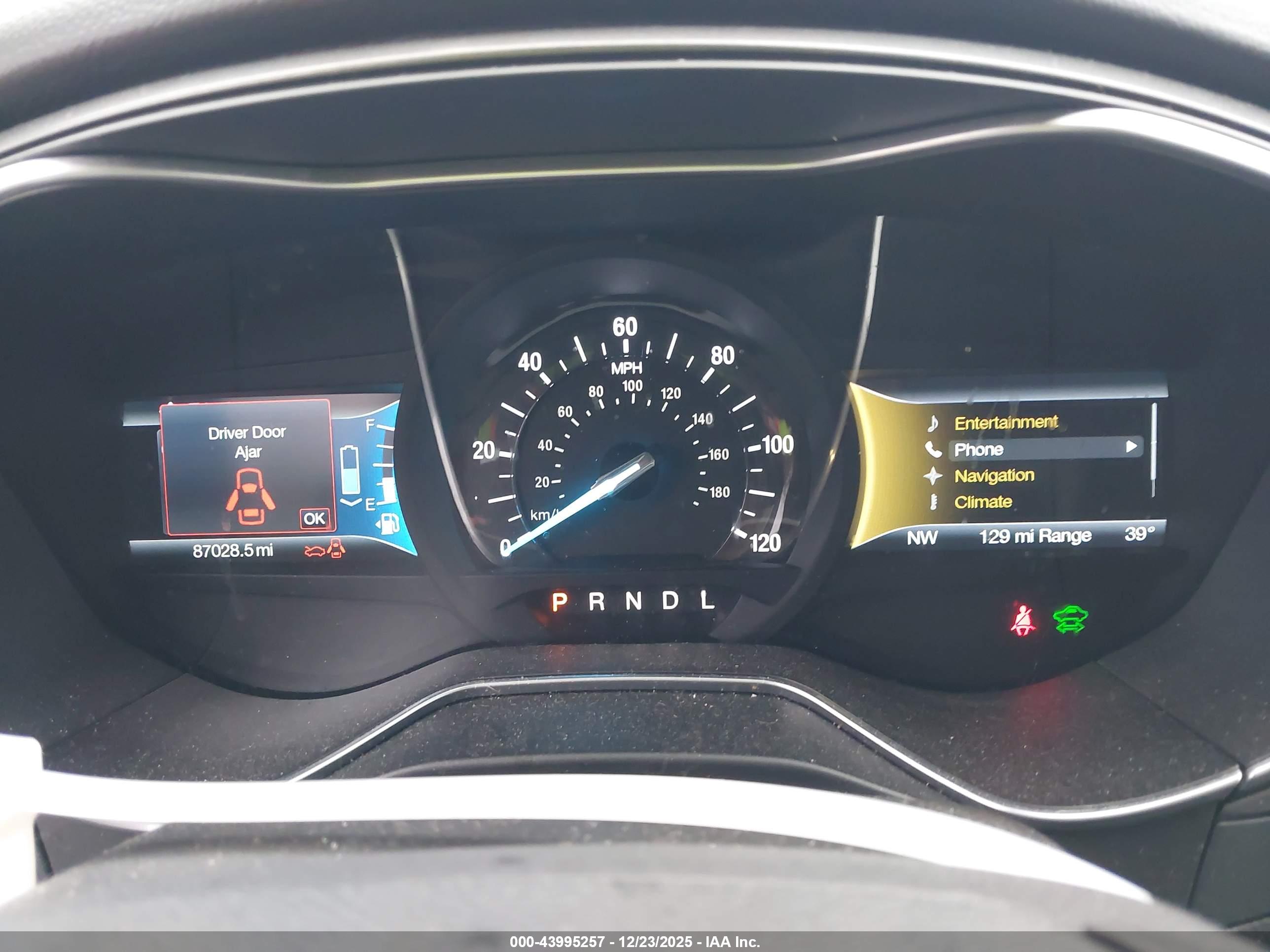 FORD FUSION image 7