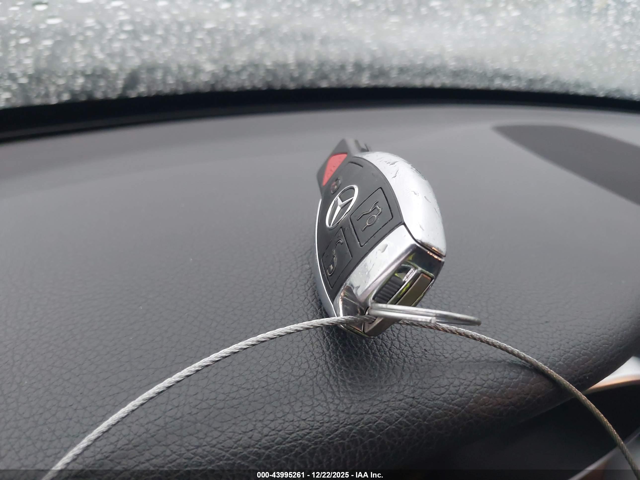 MERCEDES-BENZ C image 11