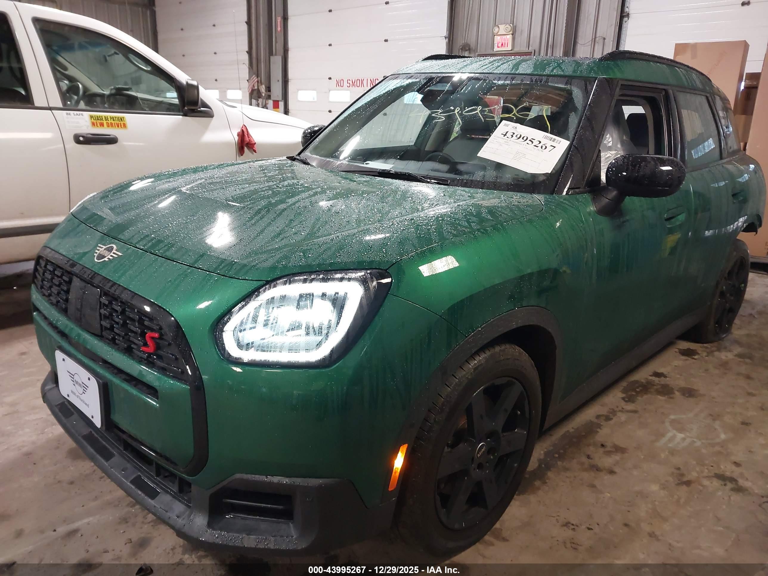 MINI COUNTRYMAN image 2