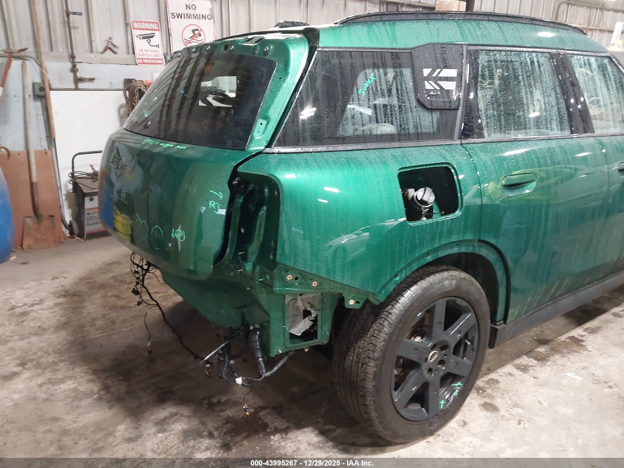 MINI COUNTRYMAN image 6