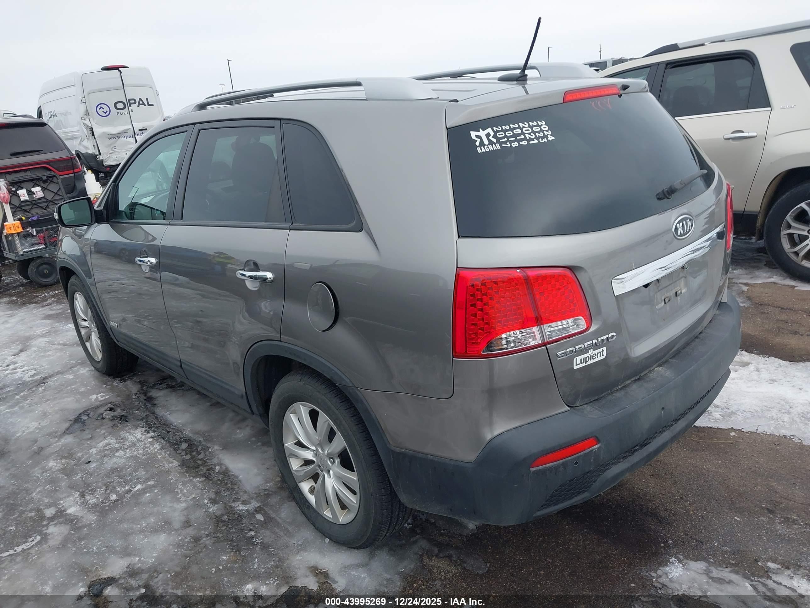 KIA SORENTO image 3
