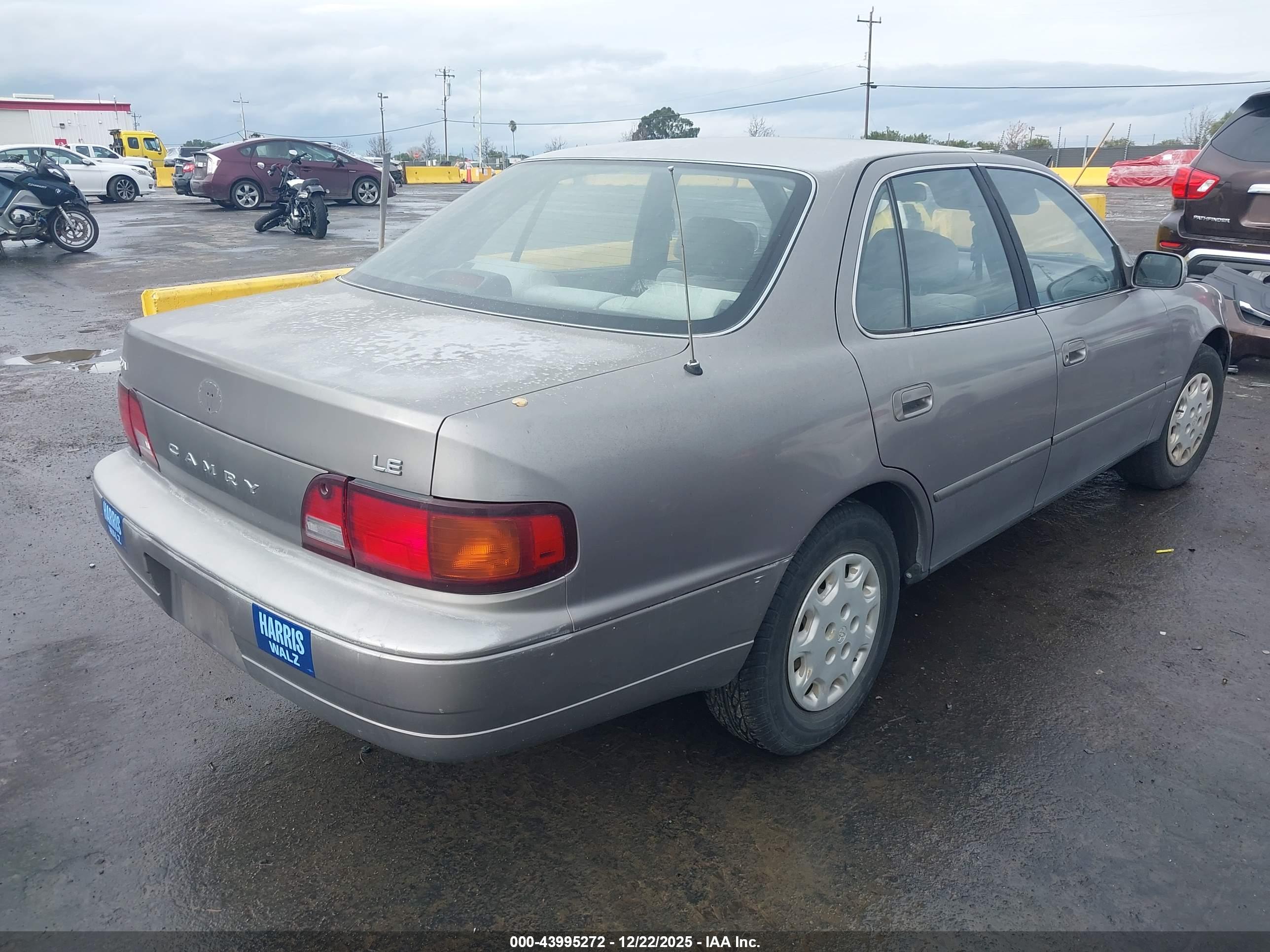TOYOTA CAMRY image 4