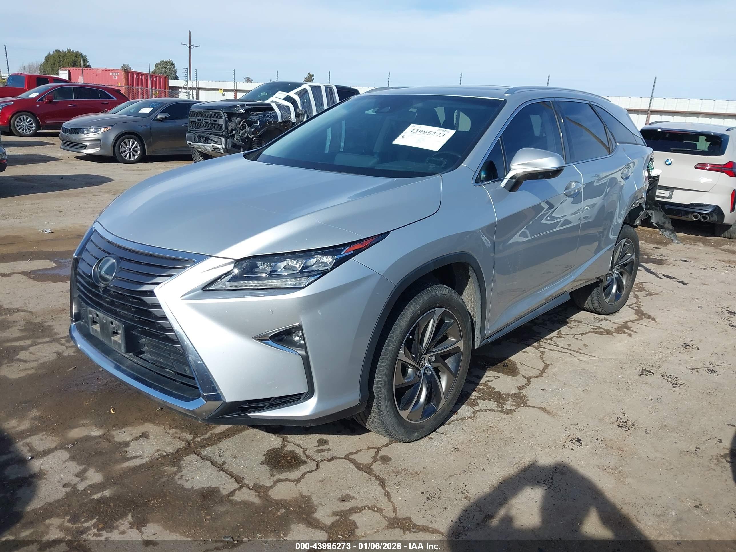 LEXUS RX image 2