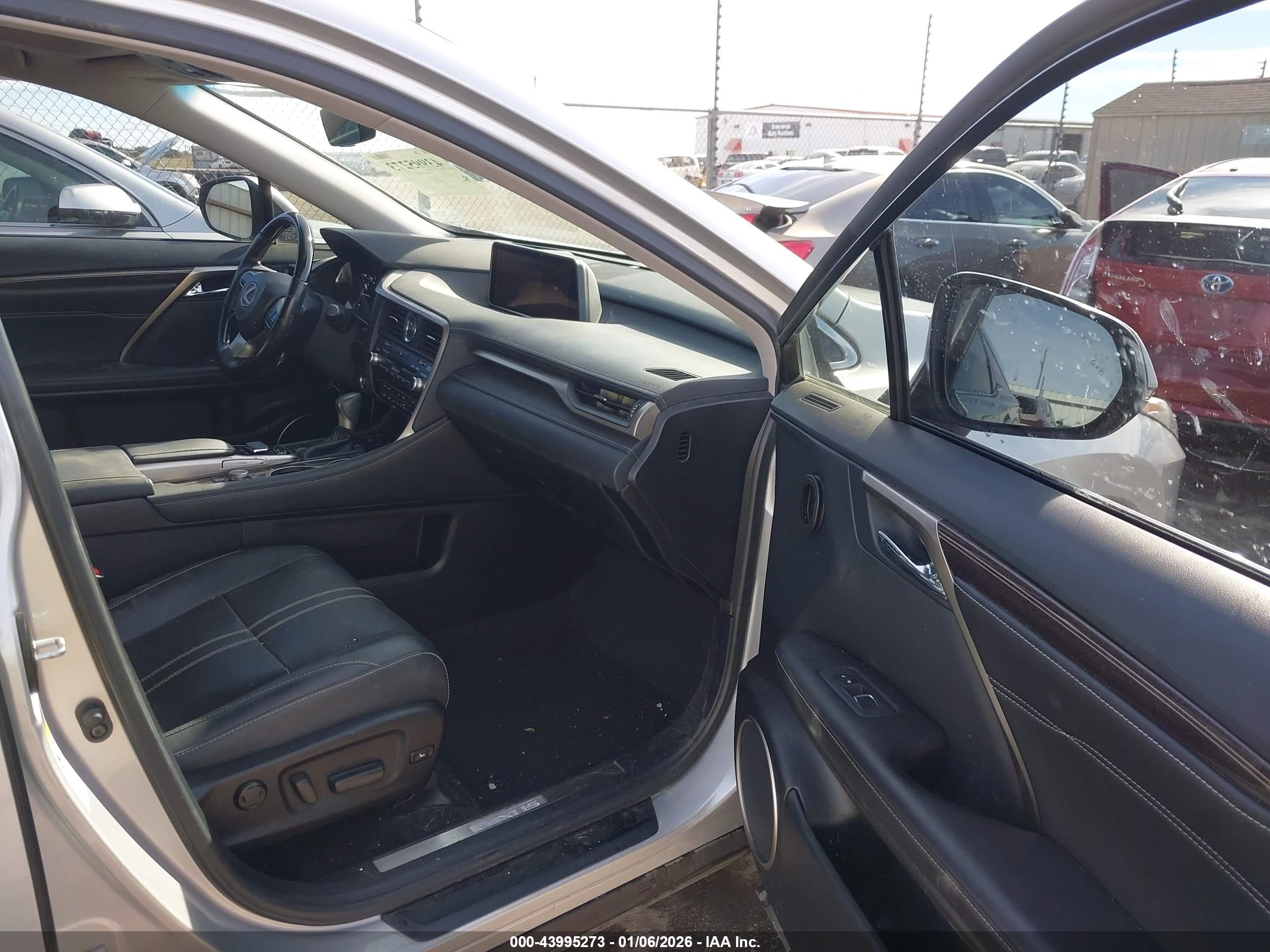 LEXUS RX image 5