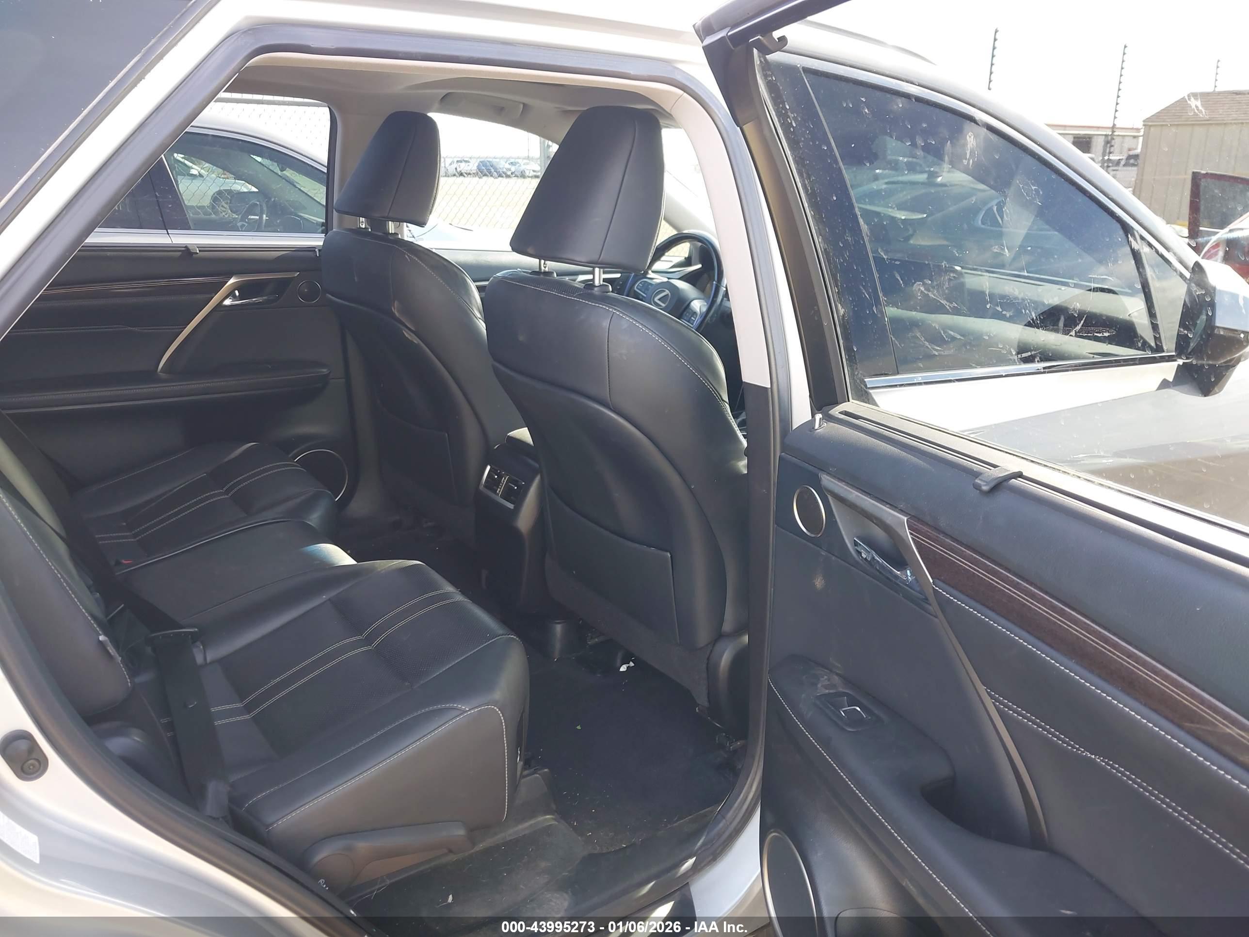 LEXUS RX image 8
