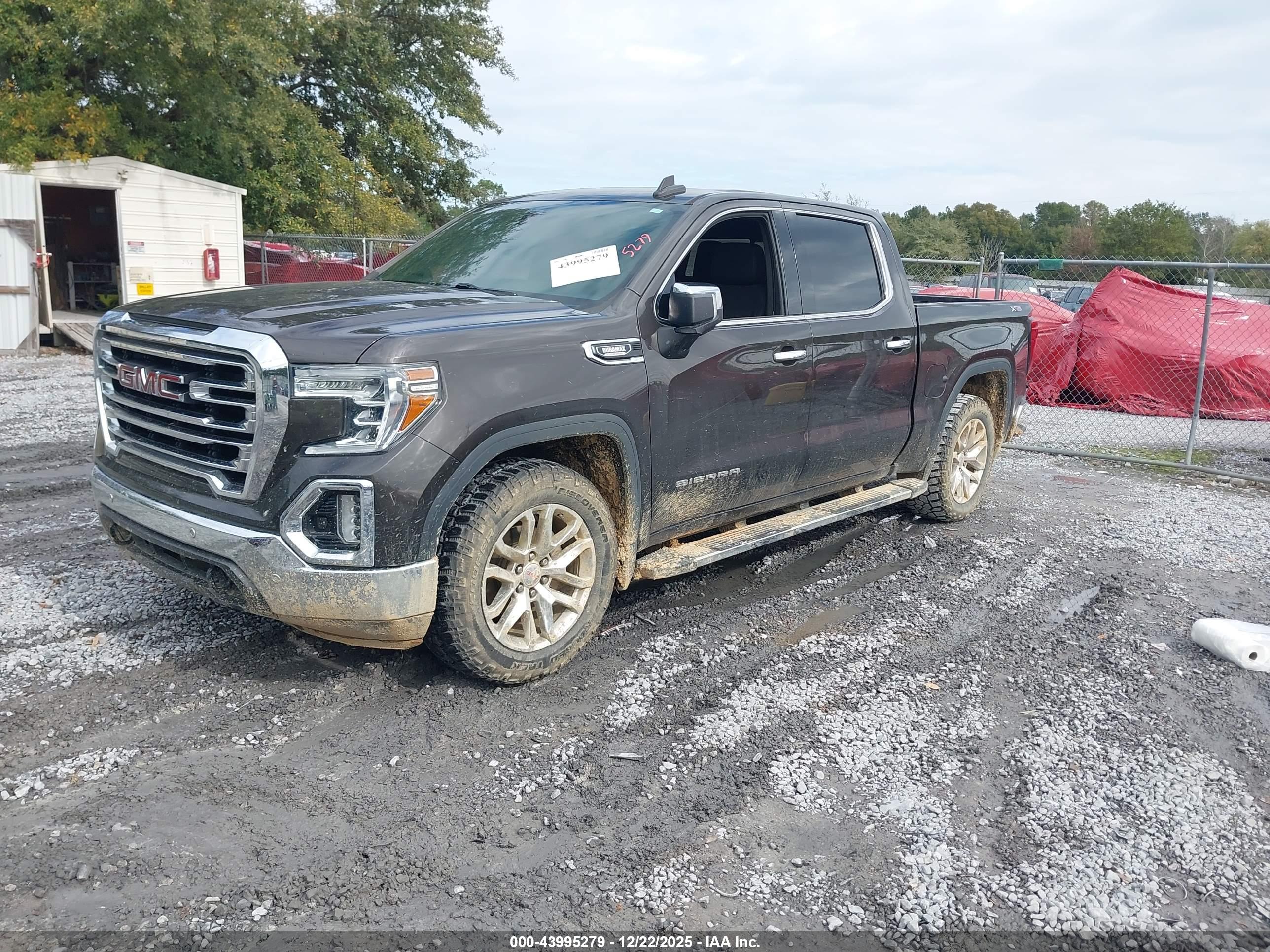 GMC SIERRA image 2