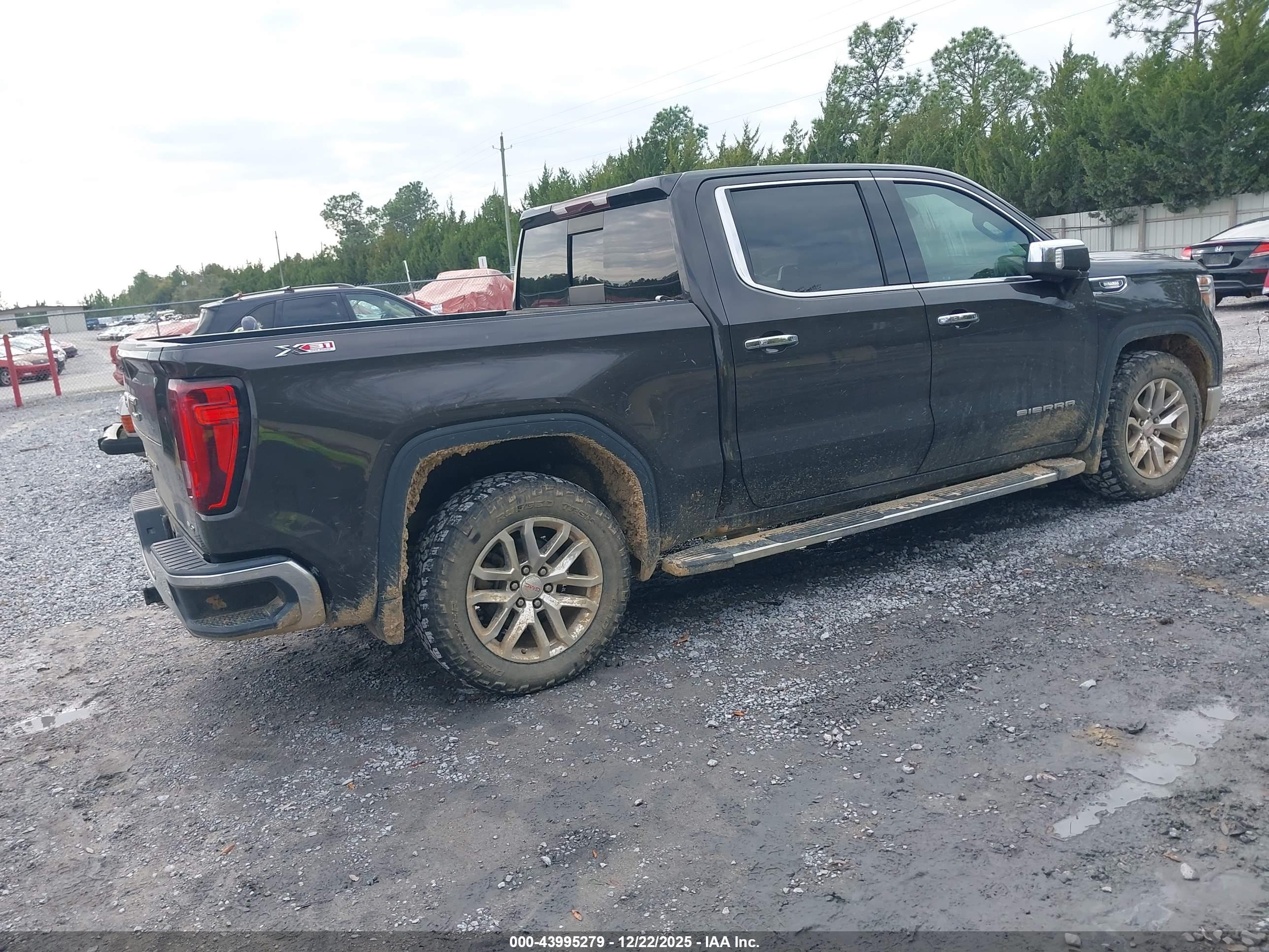 GMC SIERRA image 4