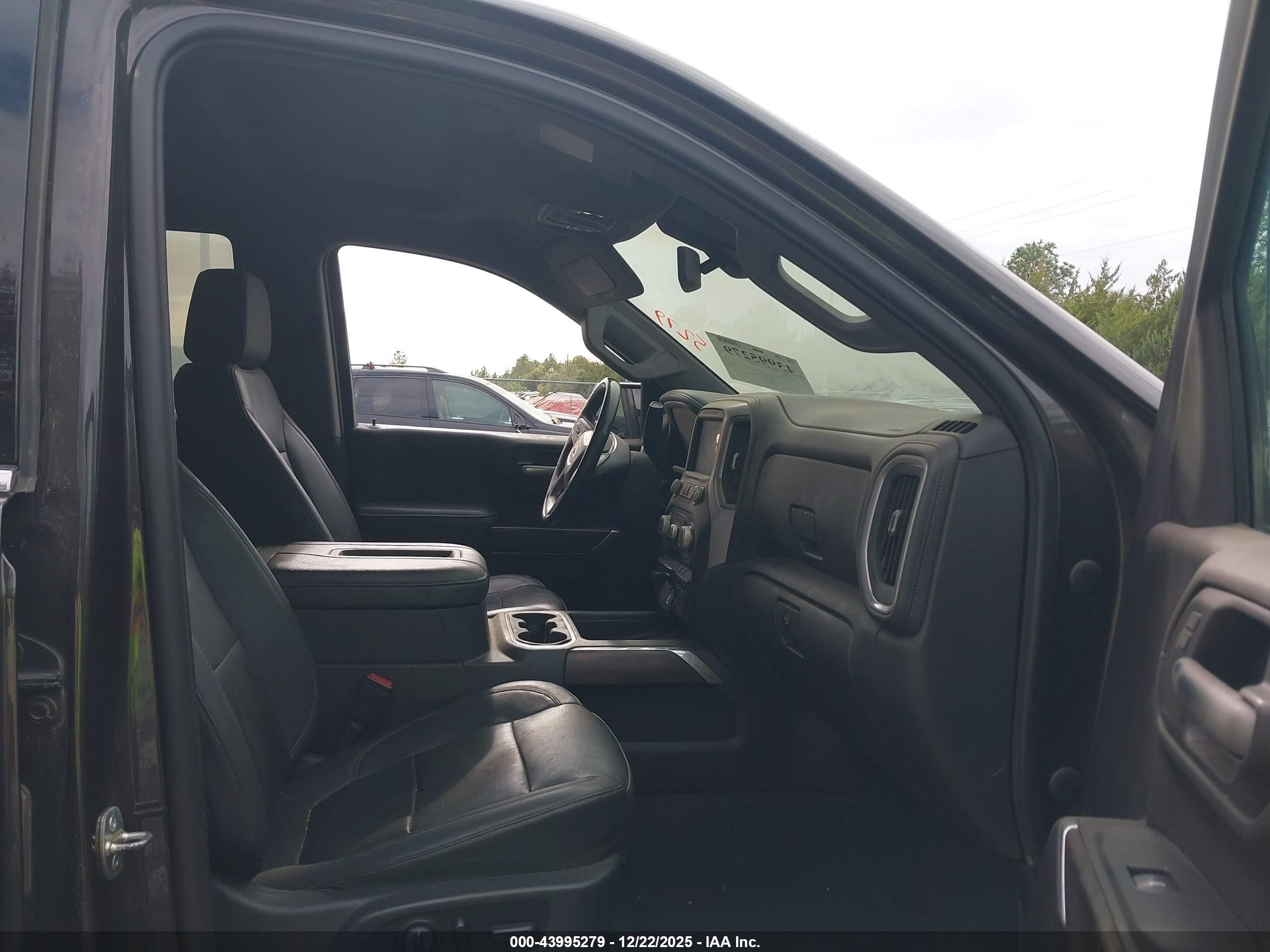 GMC SIERRA image 5