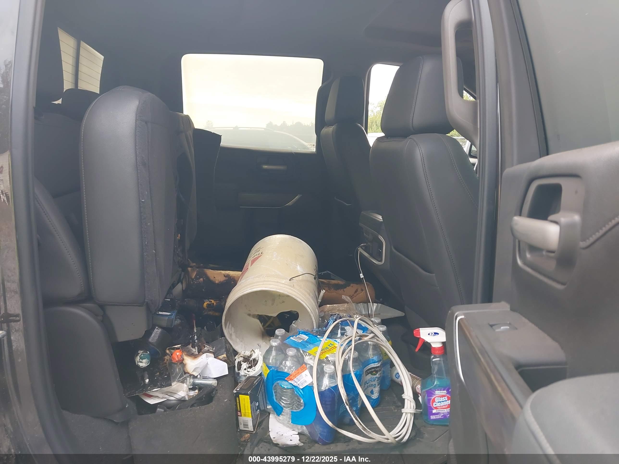 GMC SIERRA image 8