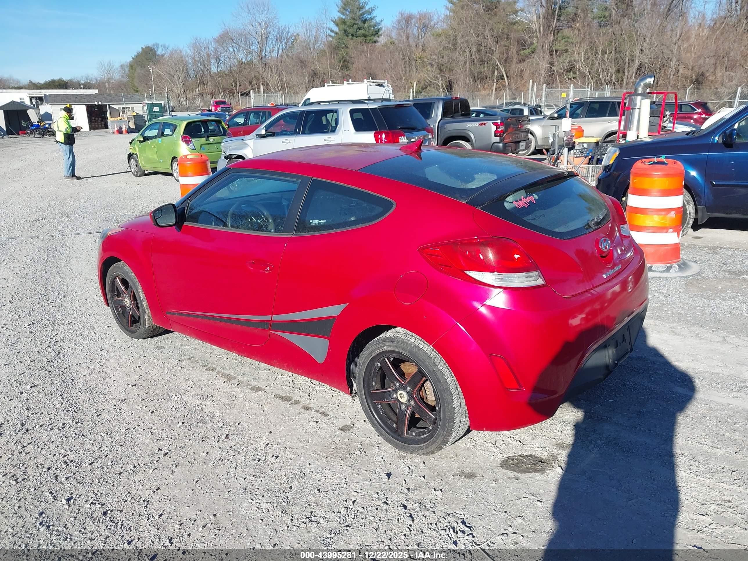 HYUNDAI VELOSTER image 3