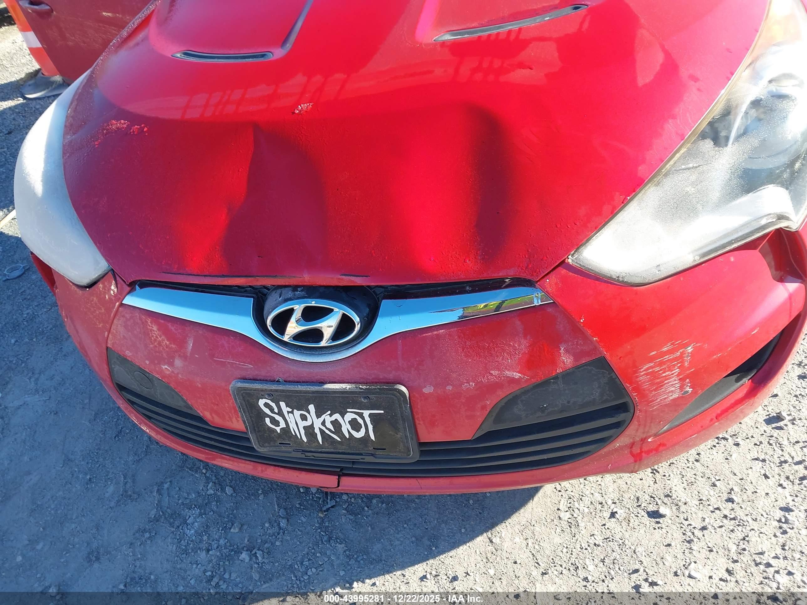HYUNDAI VELOSTER image 6