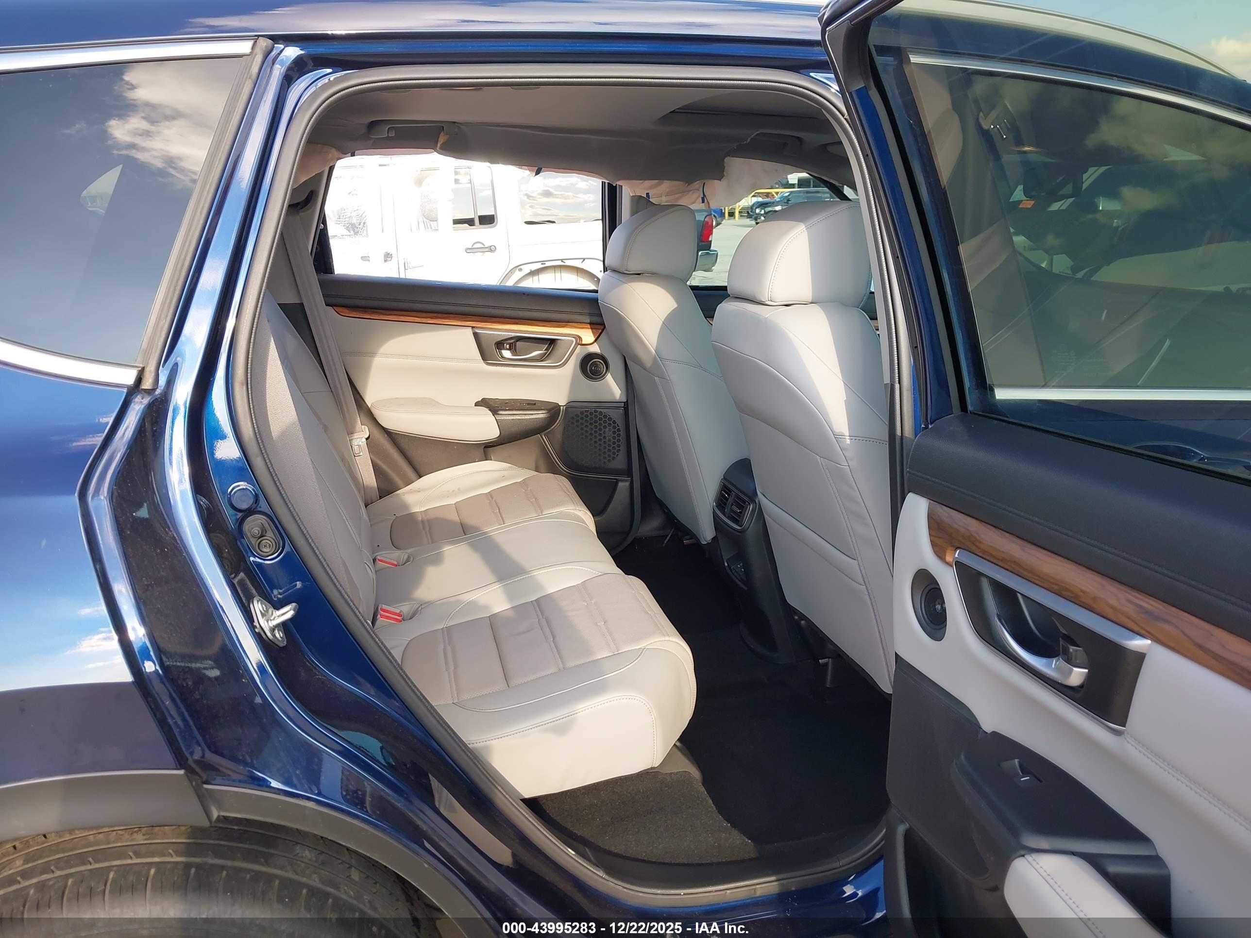 HONDA CR-V image 8