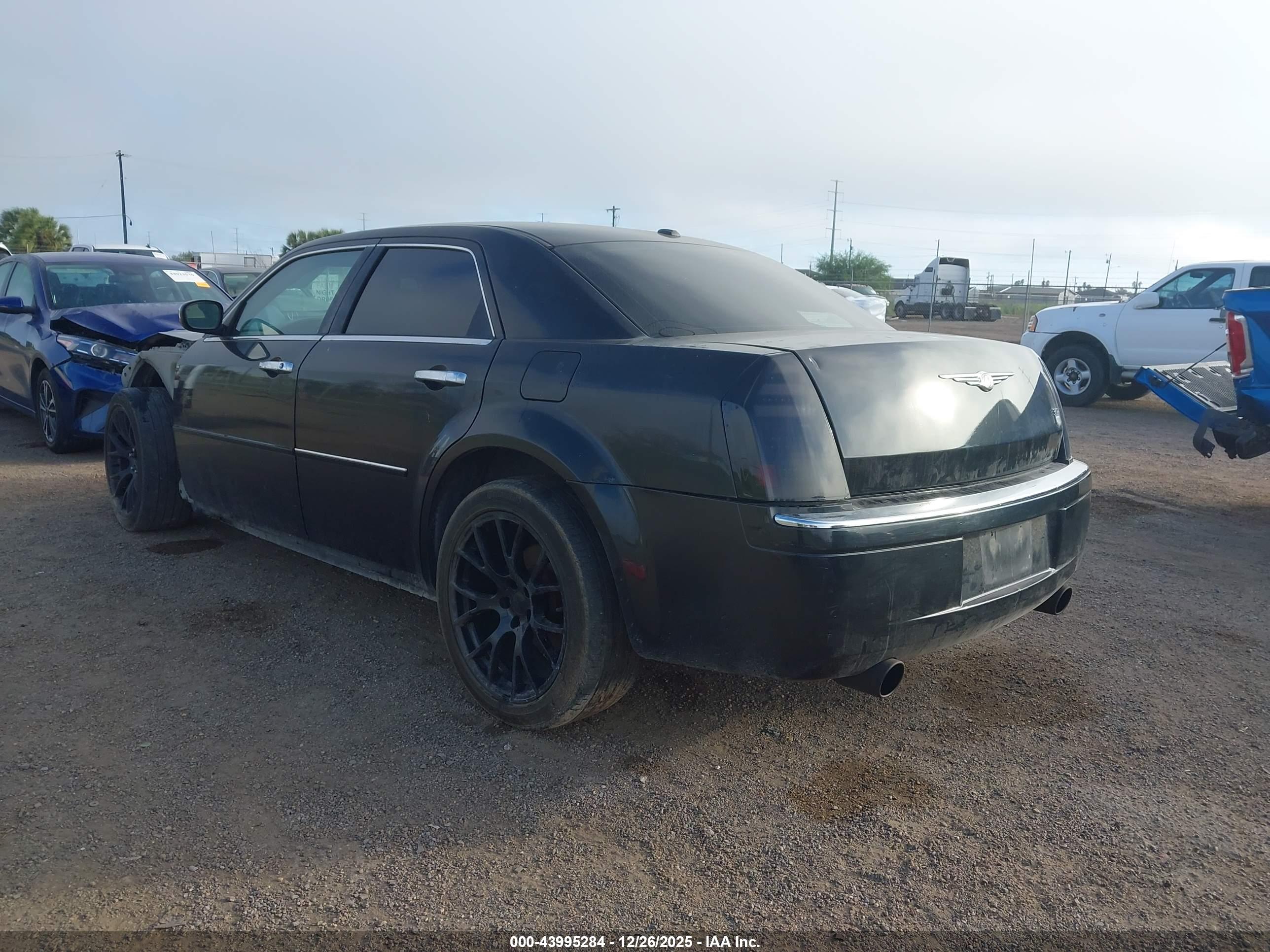 CHRYSLER 300C image 3