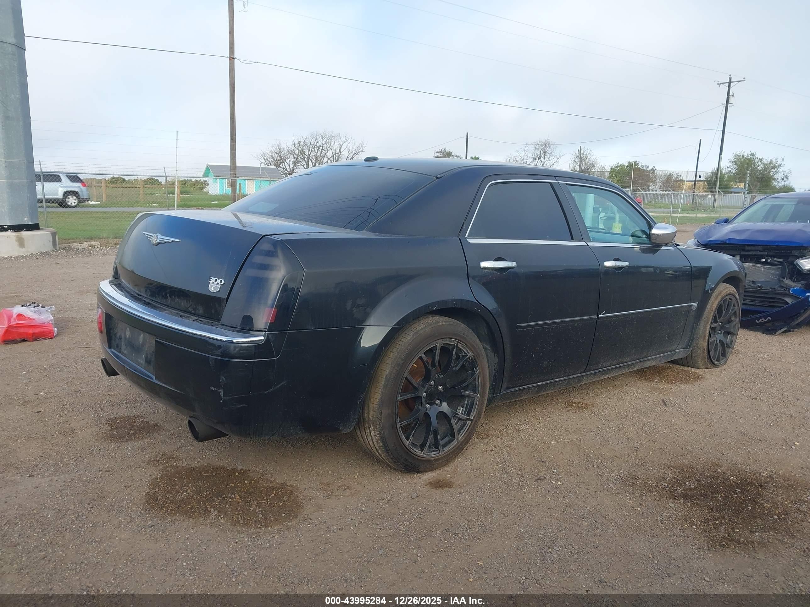 CHRYSLER 300C image 4
