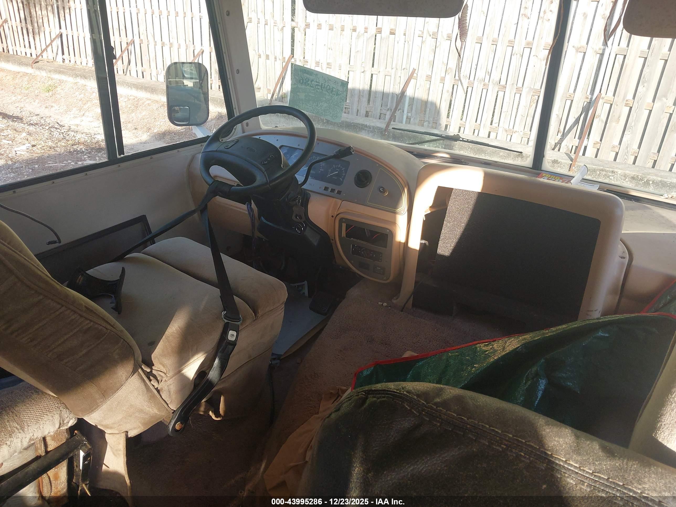 FORD F530 image 5