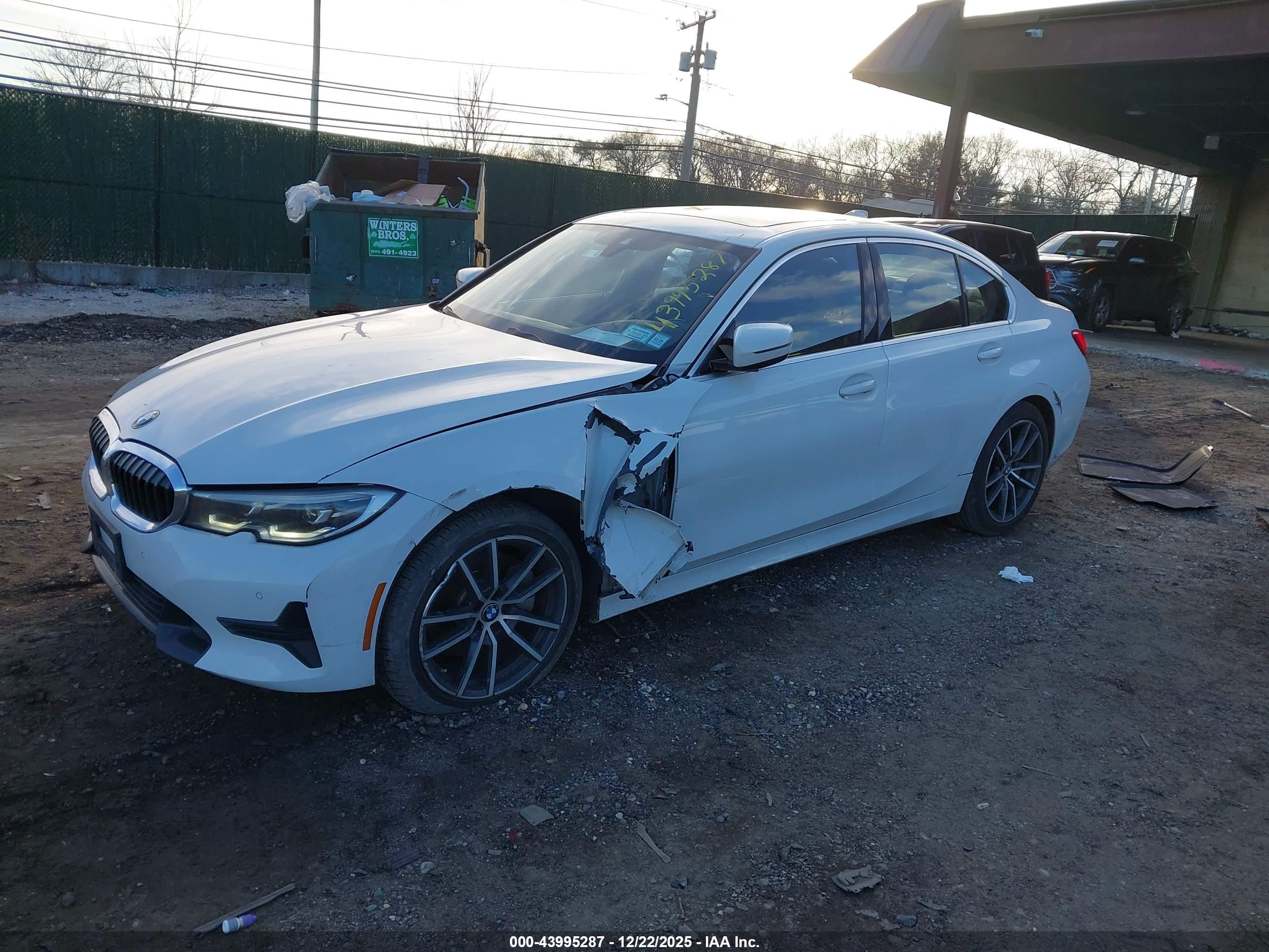 BMW 330I image 2