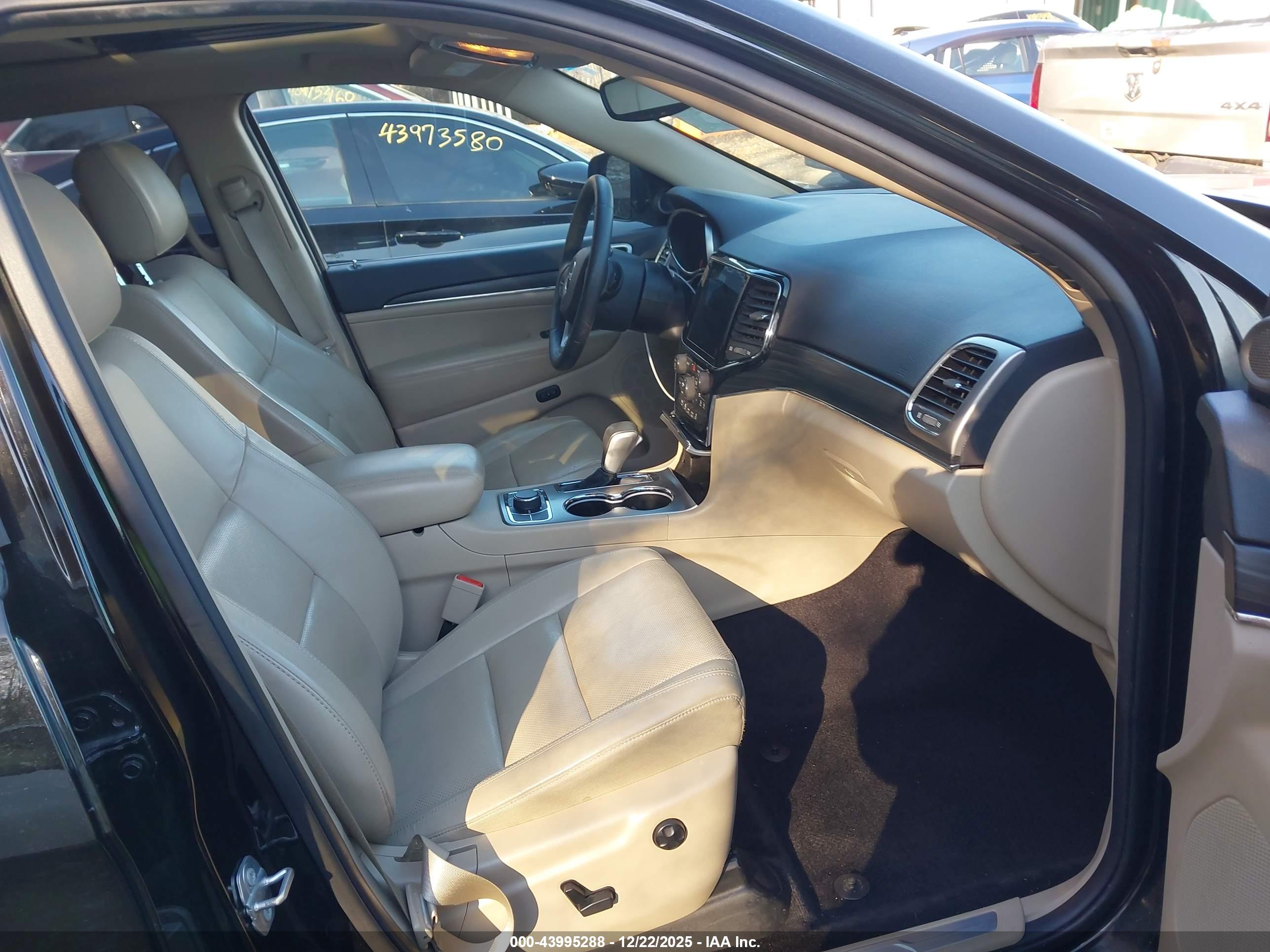 JEEP GRAND image 5