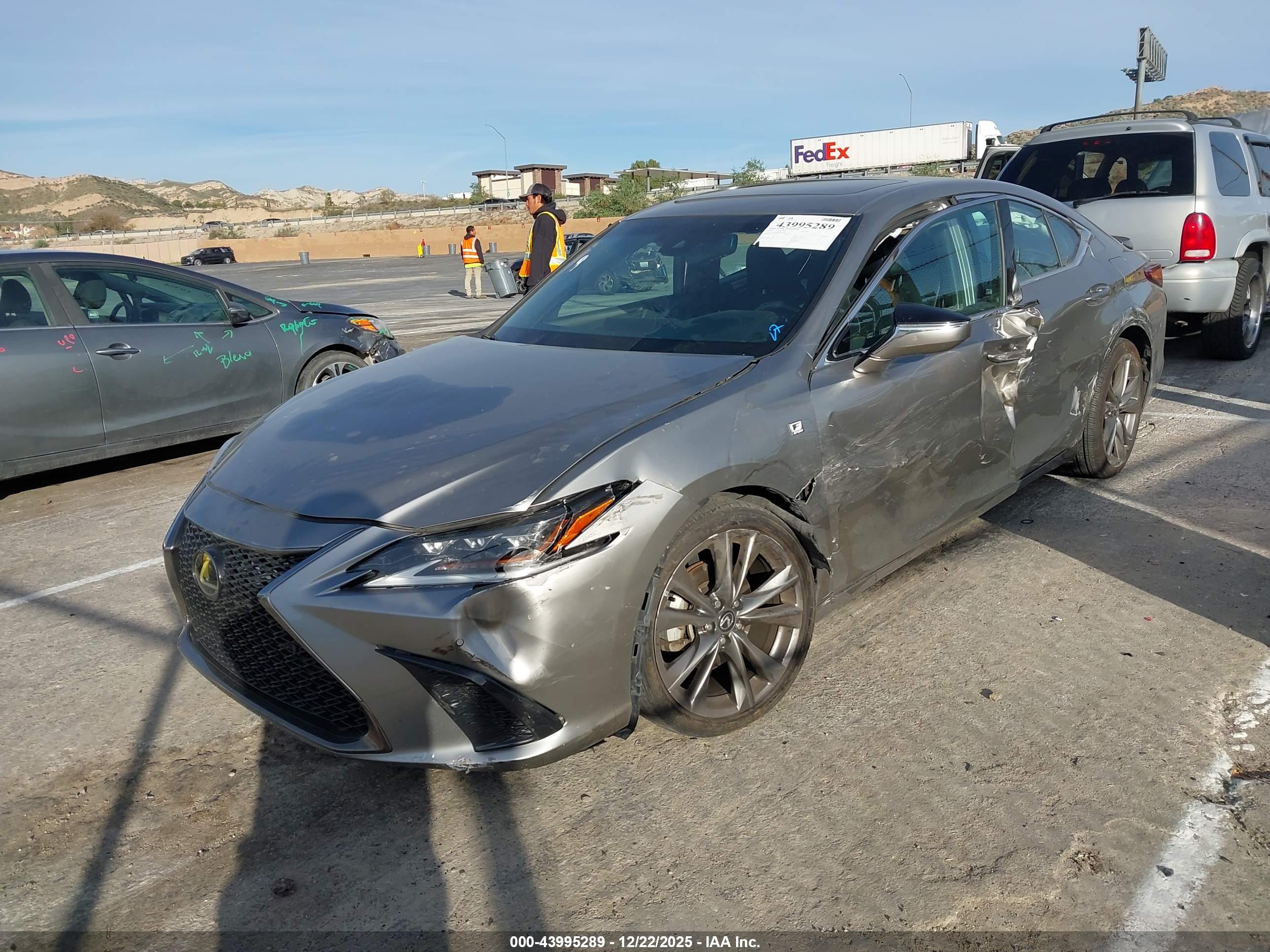 LEXUS ES image 2