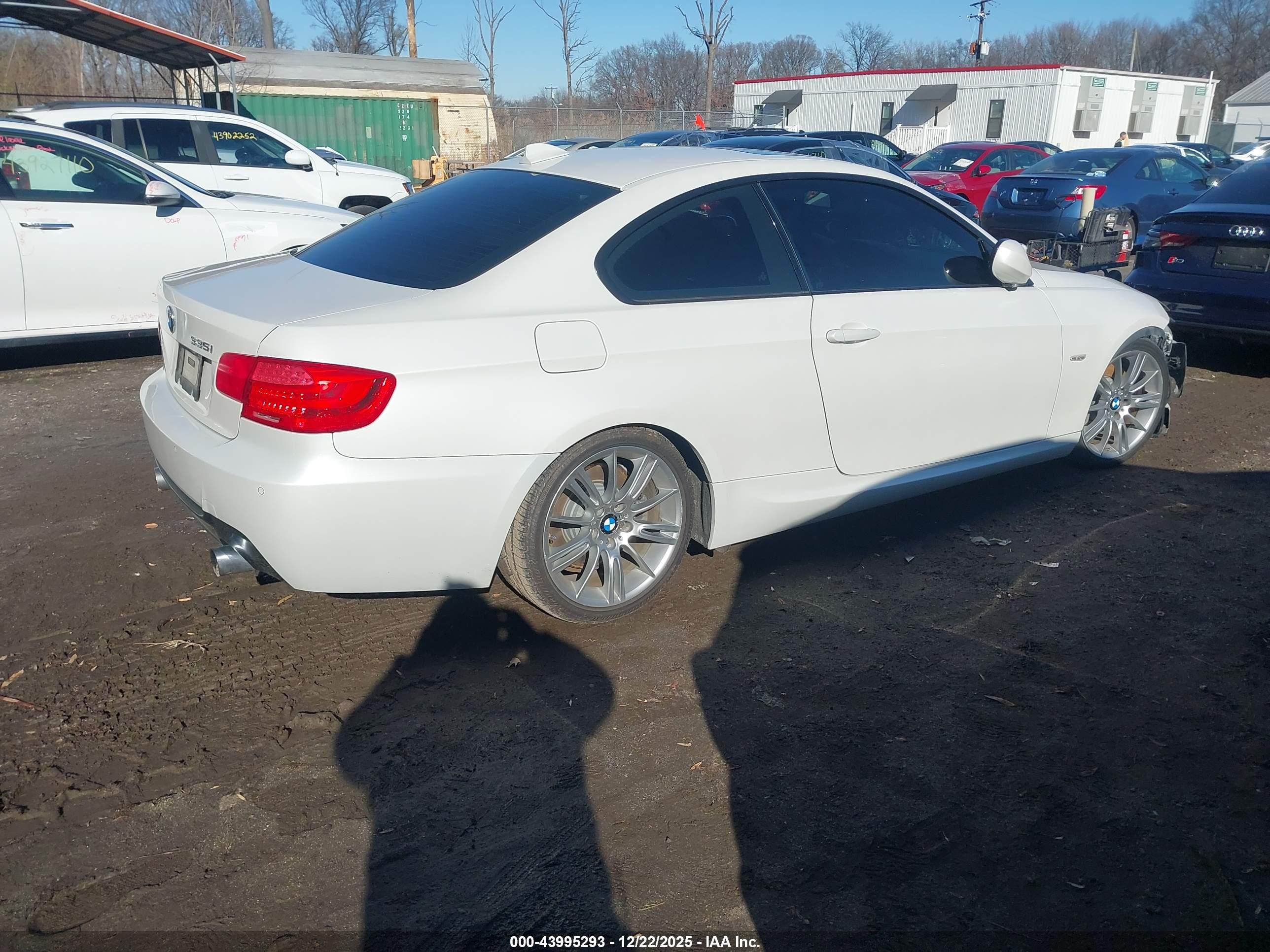 BMW 335I image 4