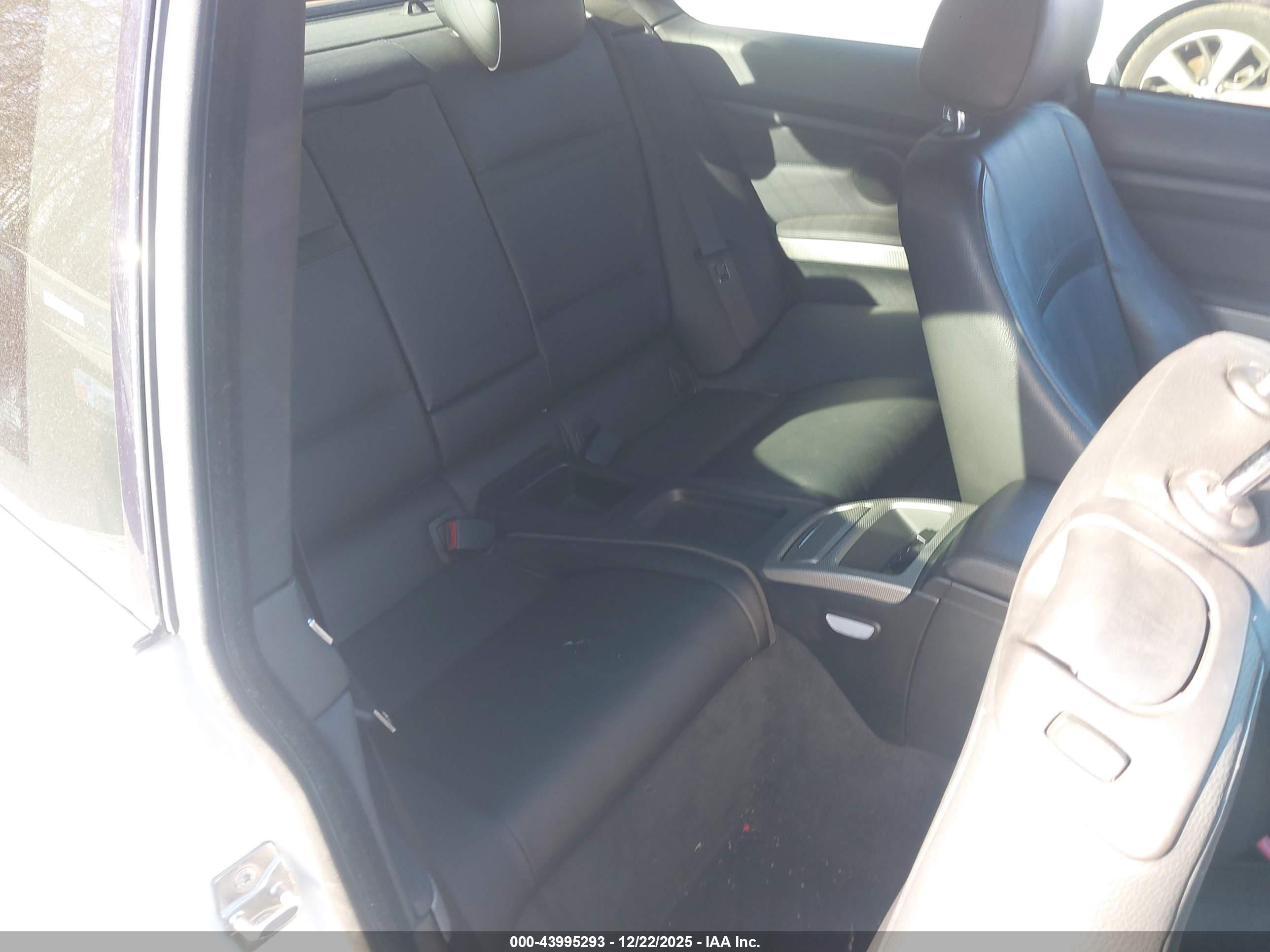 BMW 335I image 8