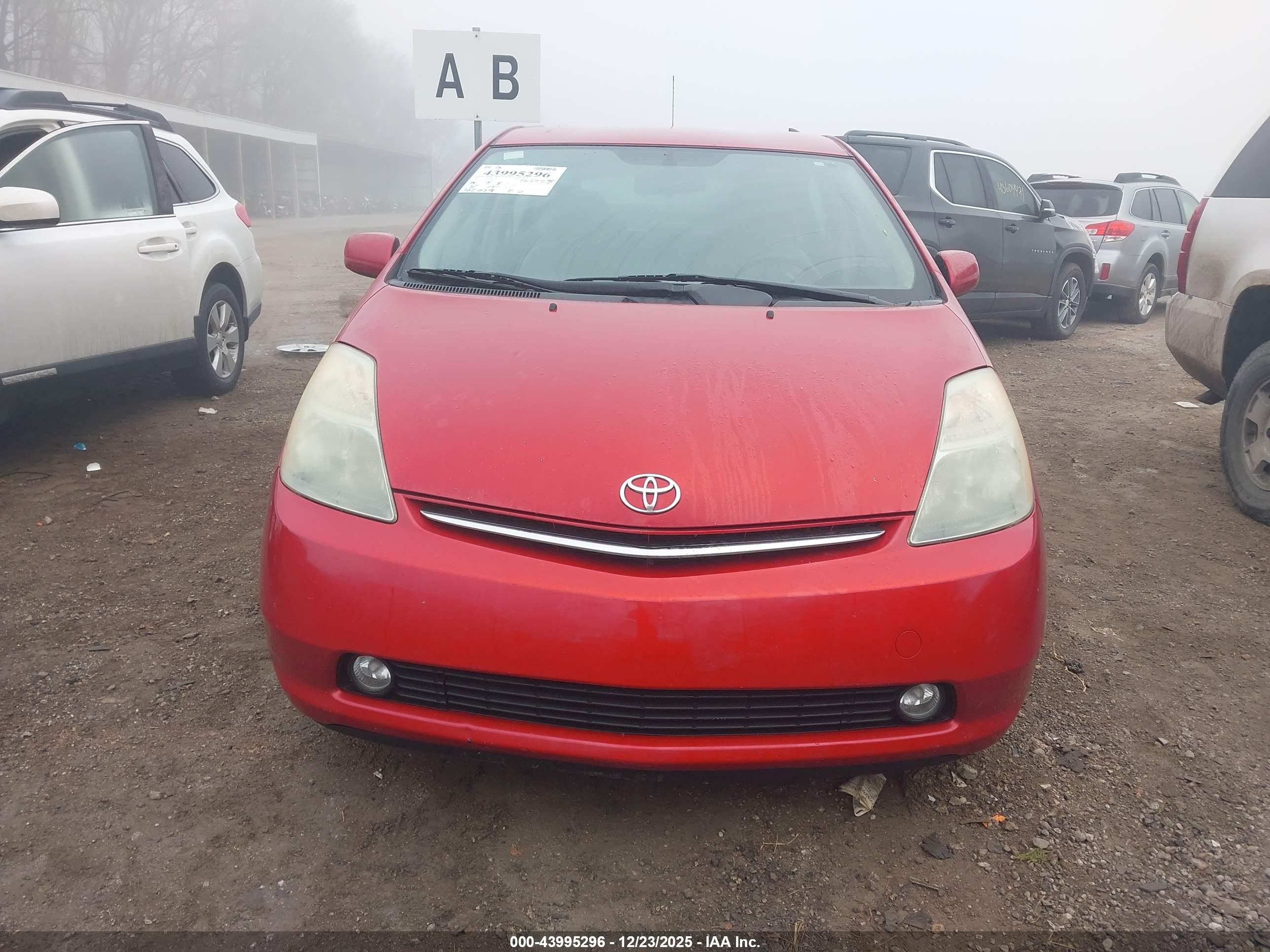 TOYOTA PRIUS image 6