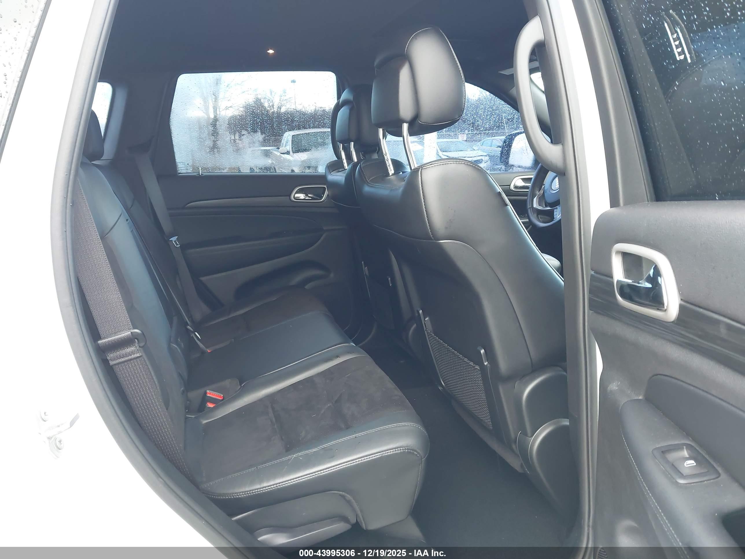 JEEP GRAND image 8