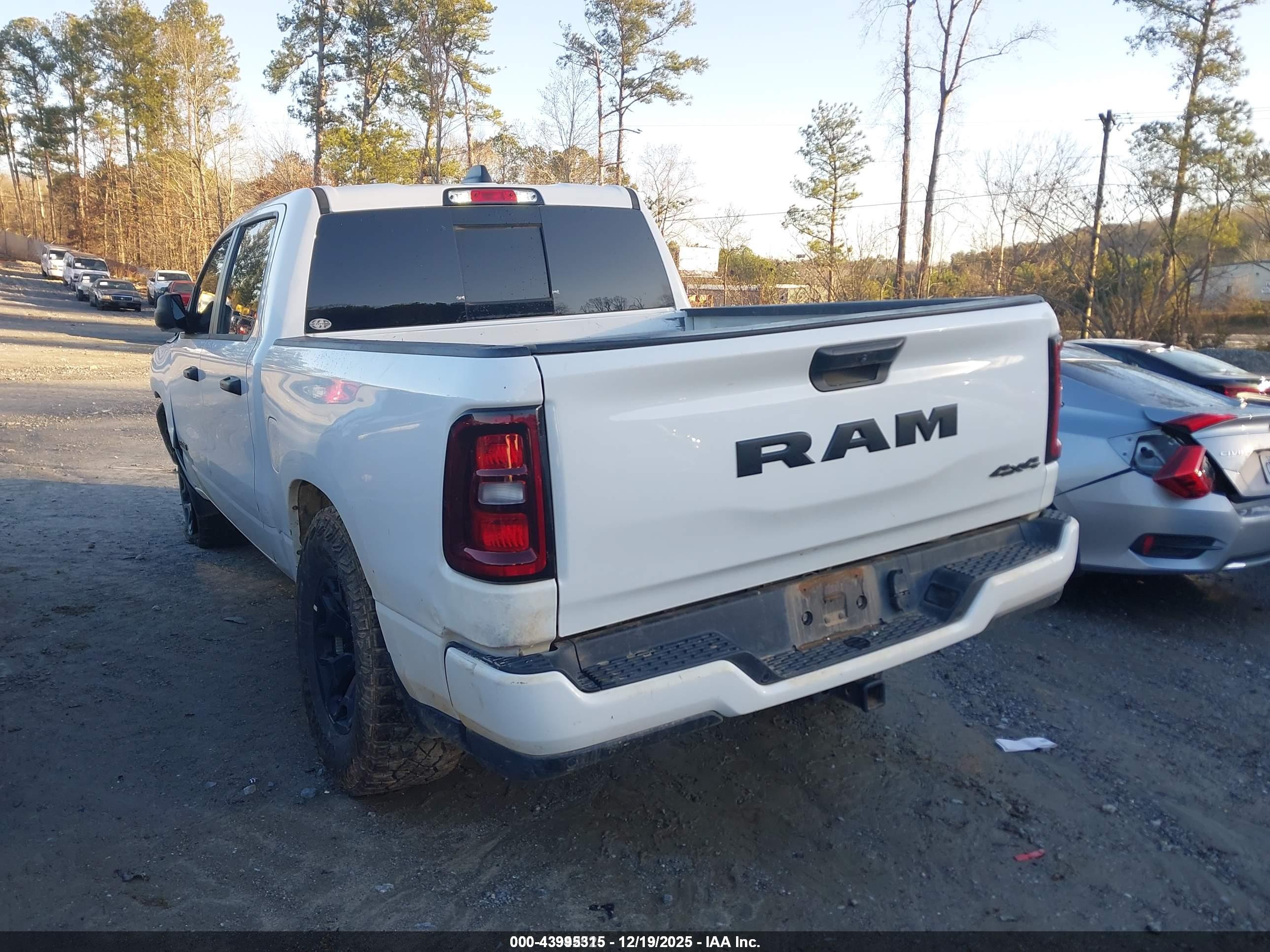 RAM 1500 image 3