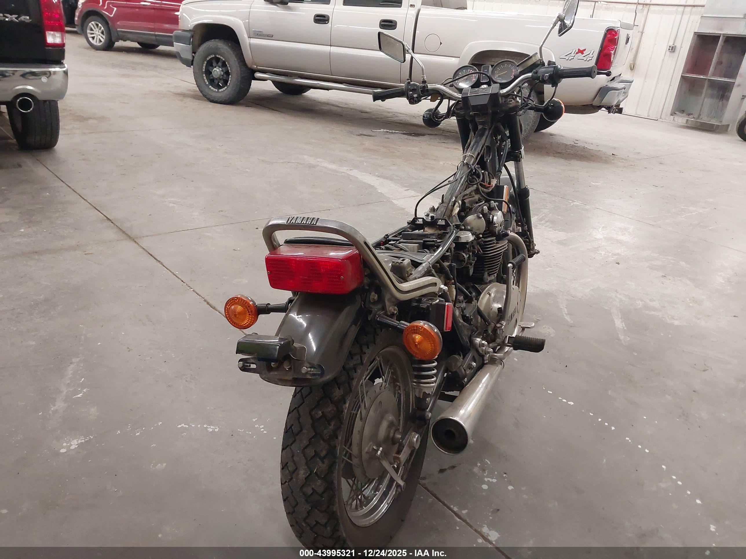 YAMAHA XS650 image 4