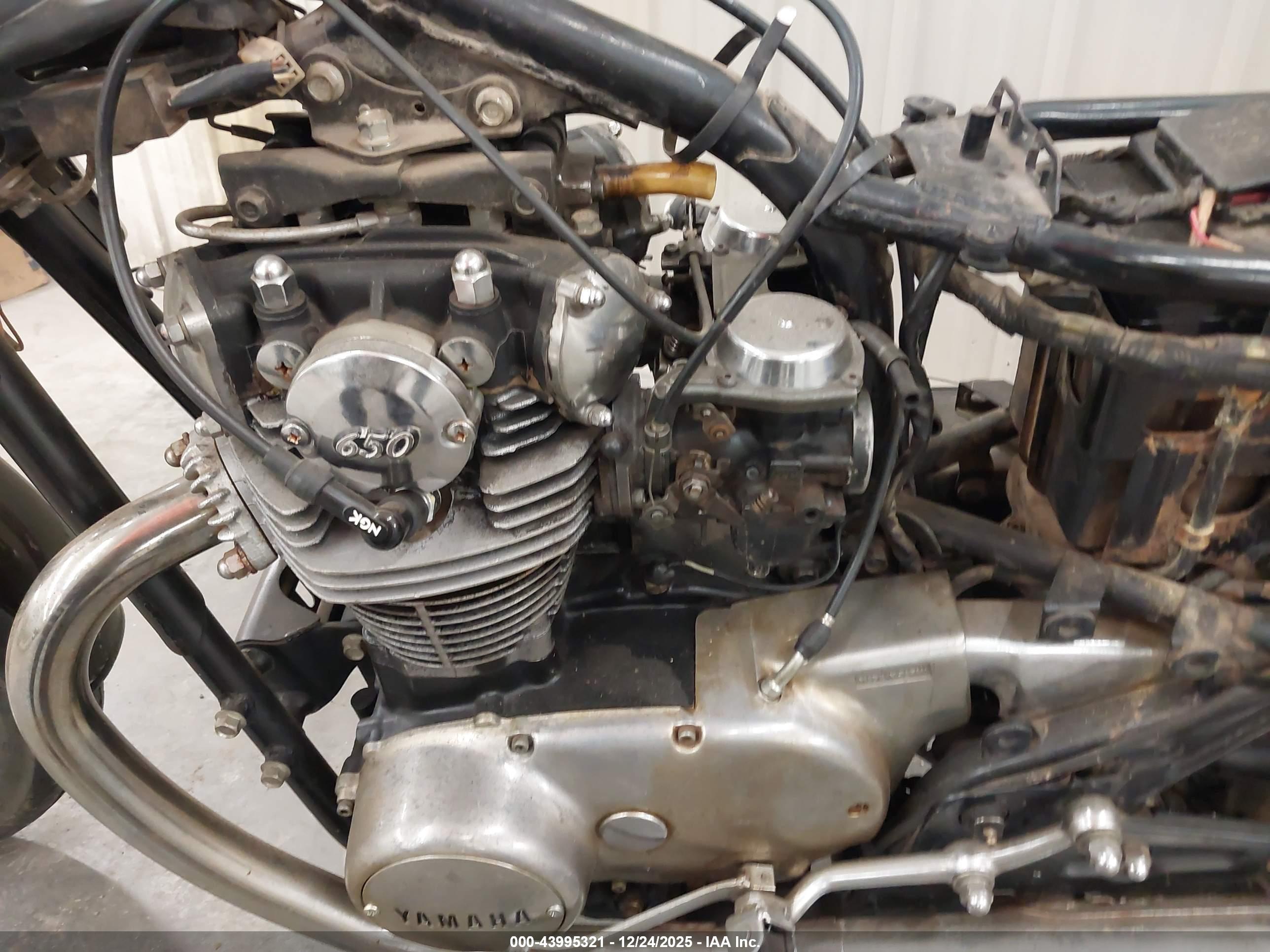 YAMAHA XS650 image 9
