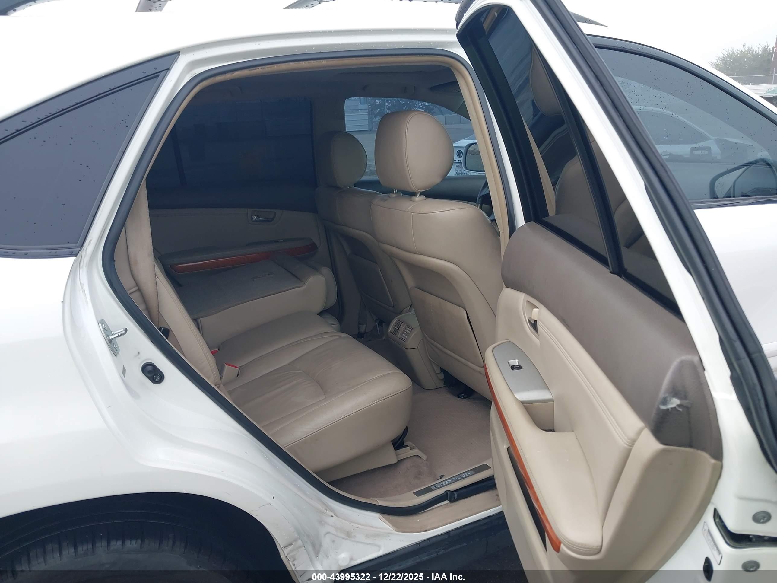 LEXUS RX image 8