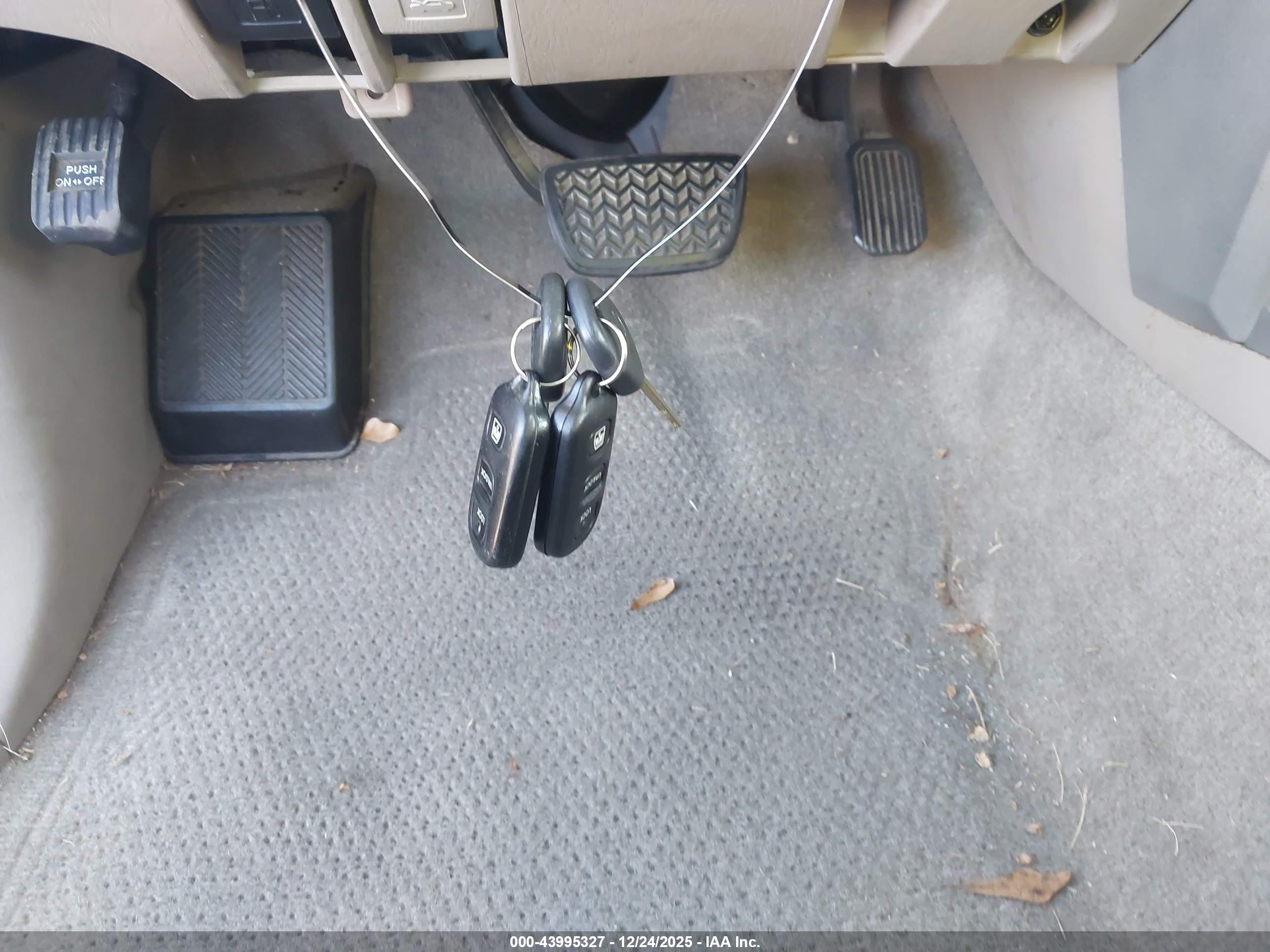 TOYOTA 4RUNNER image 11