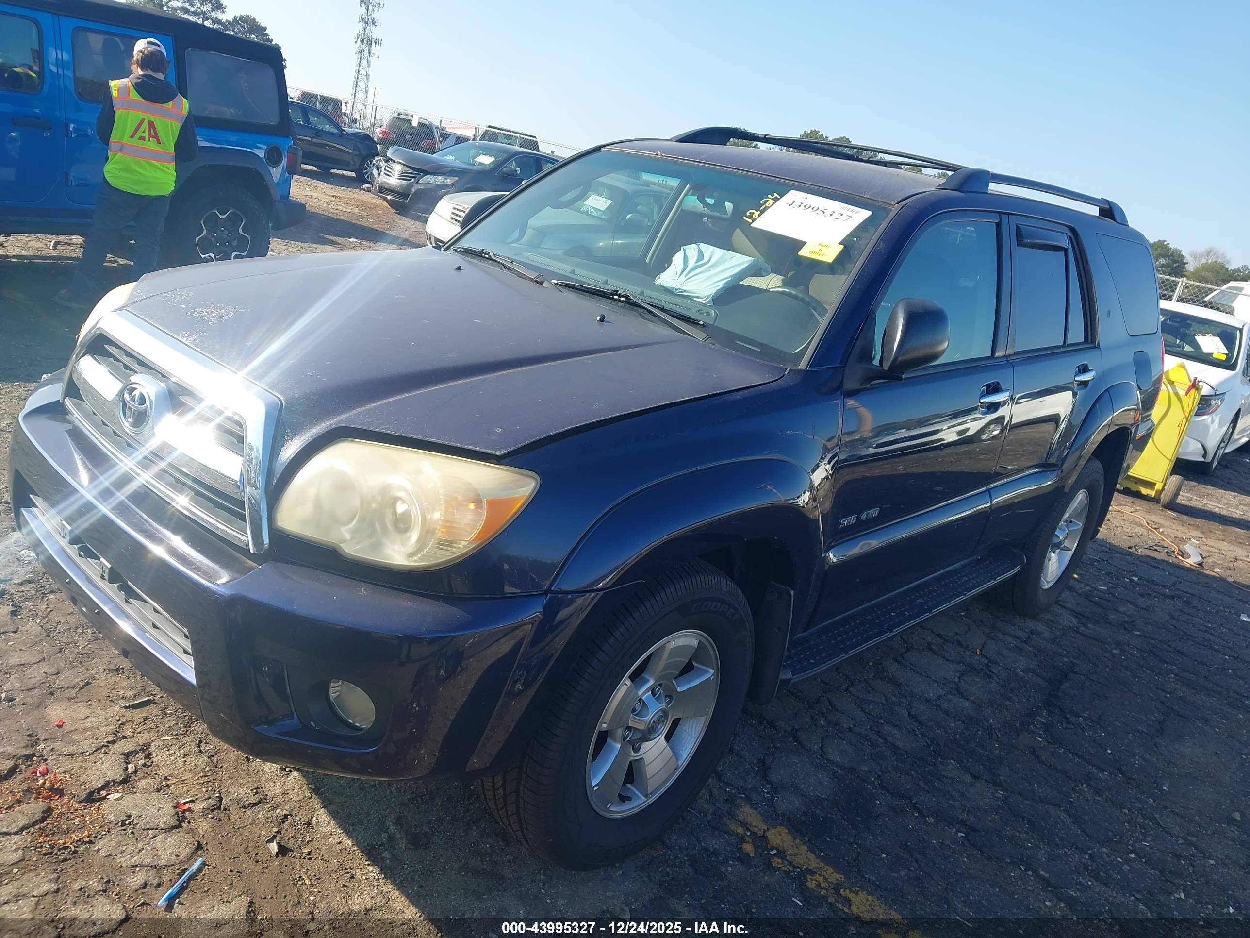 TOYOTA 4RUNNER image 2