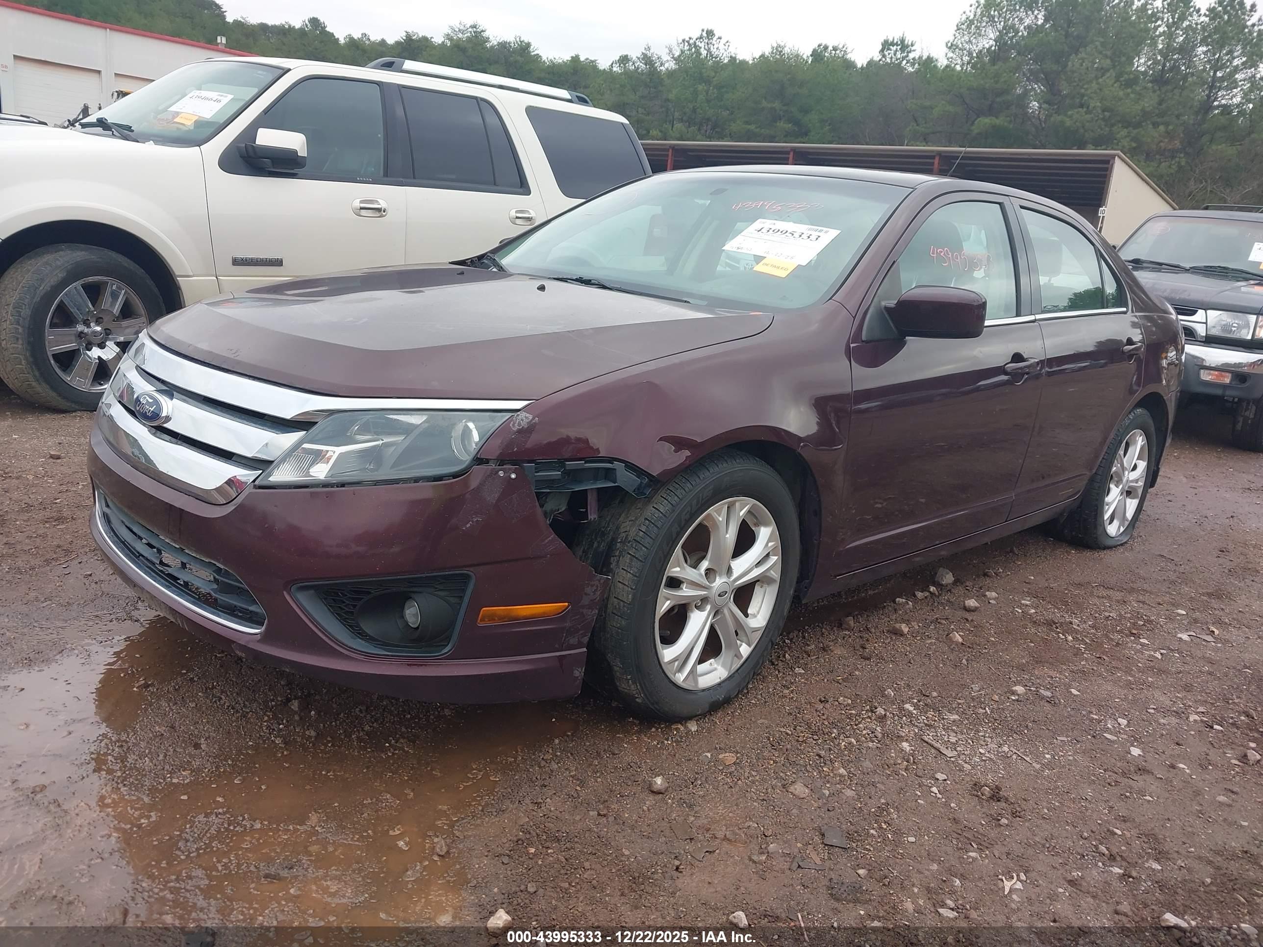 FORD FUSION image 2