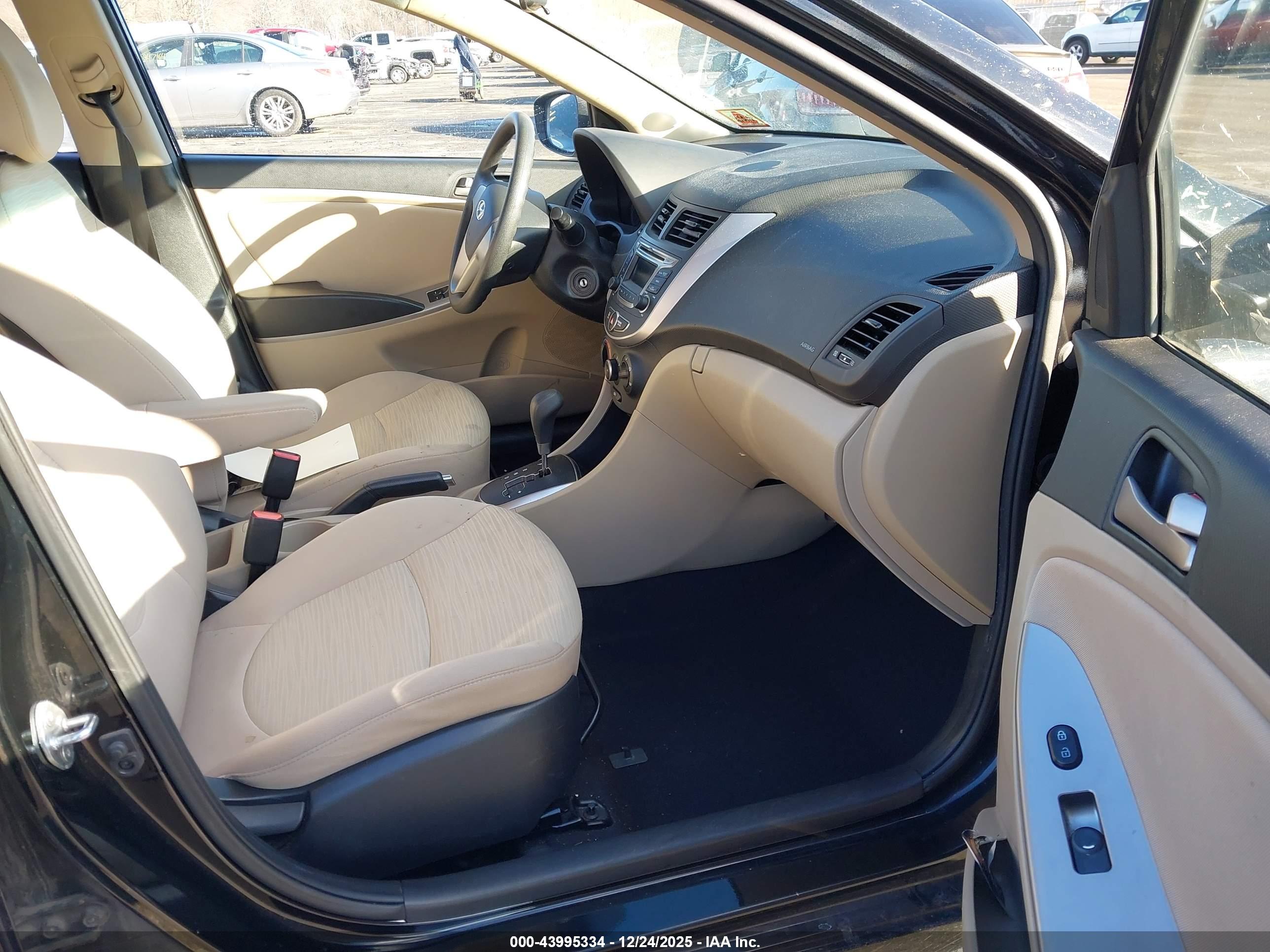 HYUNDAI ACCENT image 5