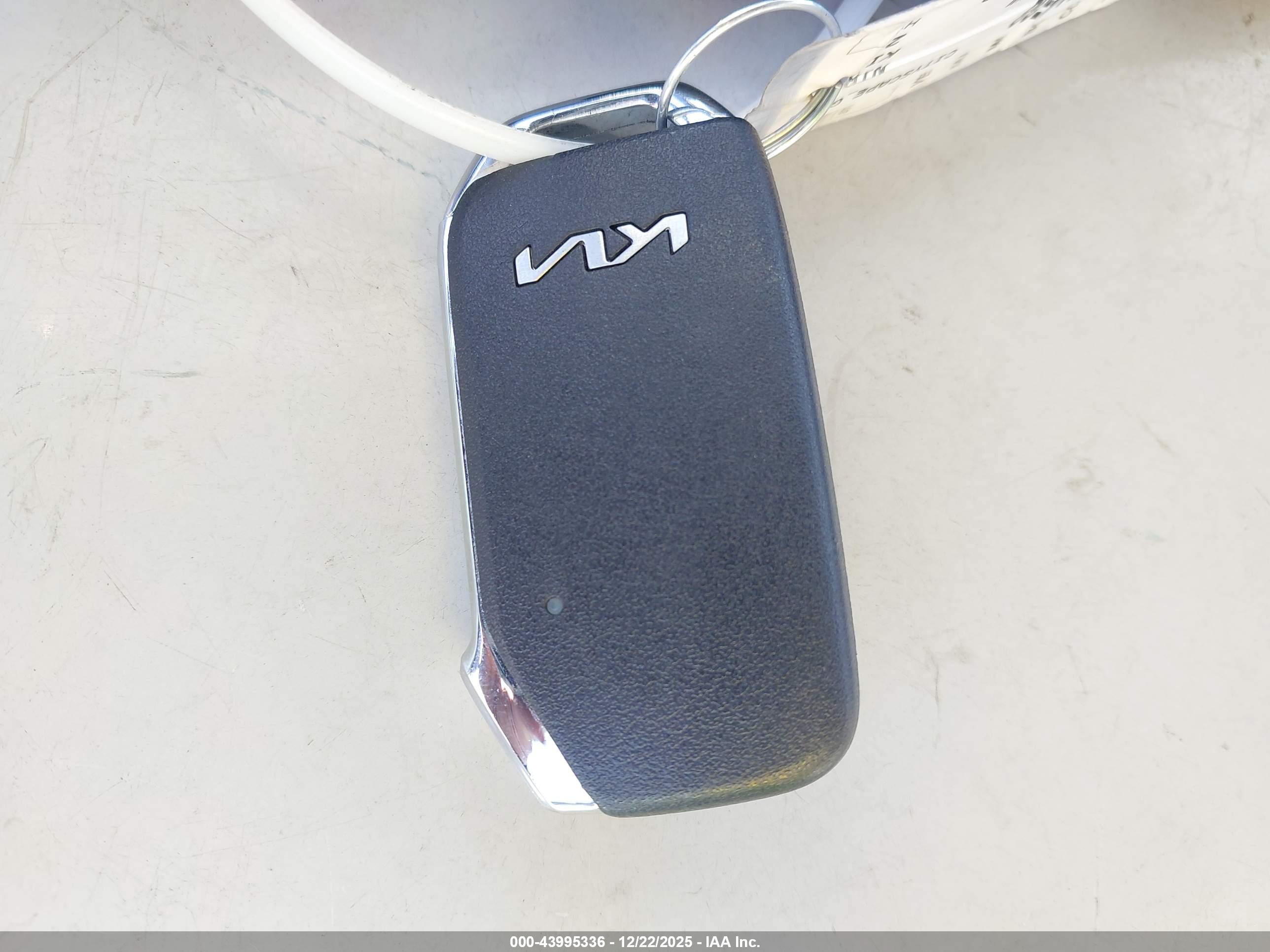 KIA NIRO image 11