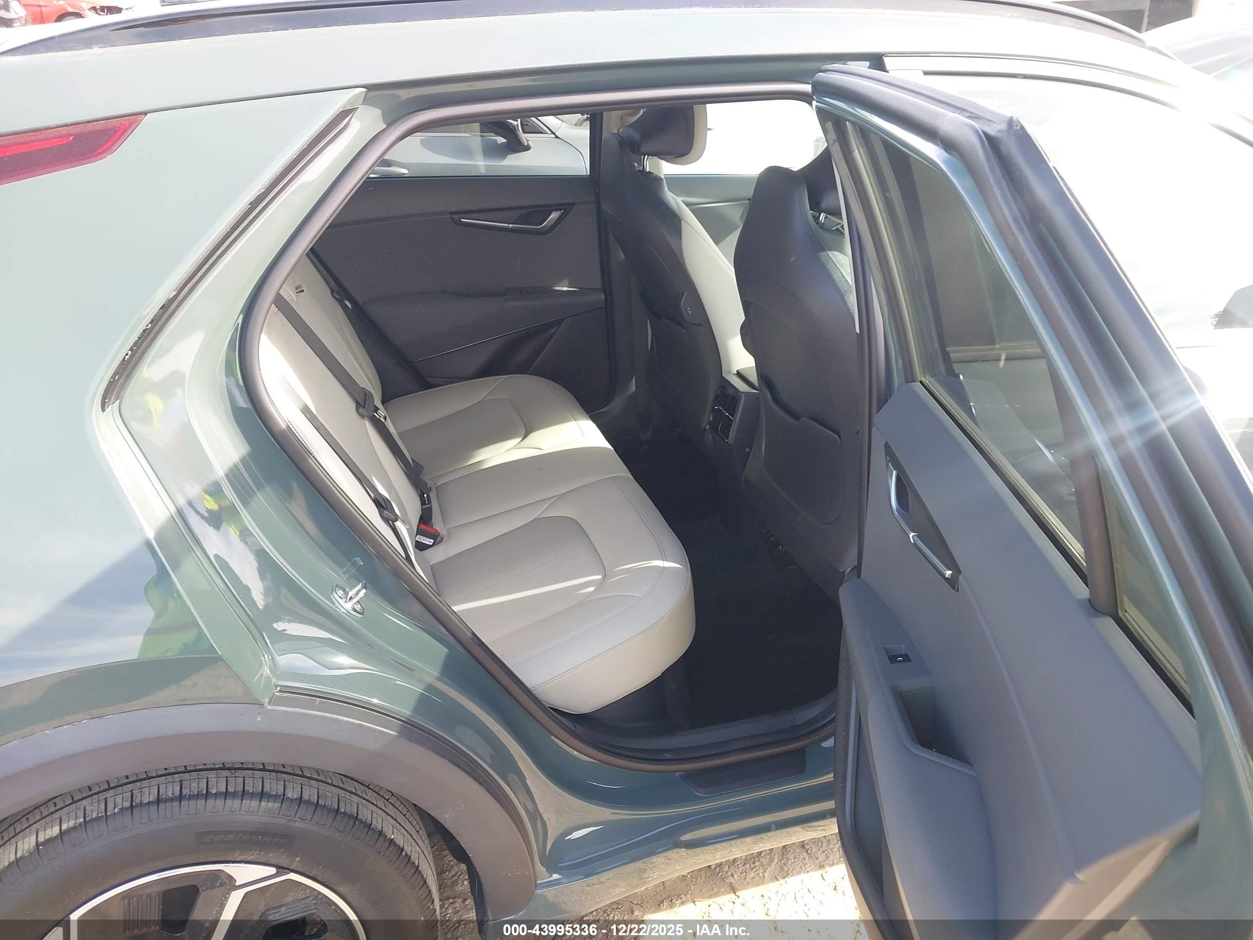 KIA NIRO image 8