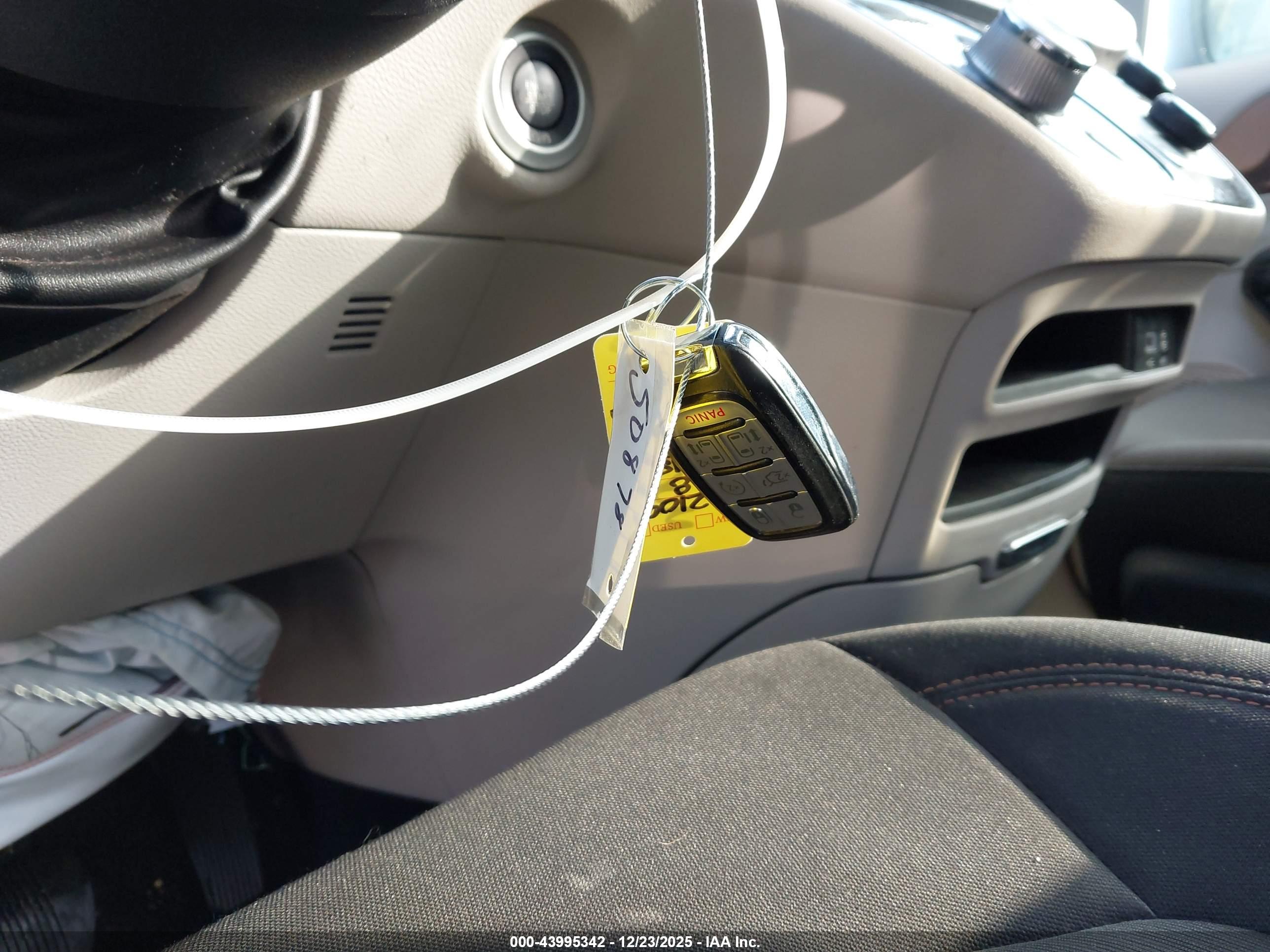 CHRYSLER PACIFICA image 11