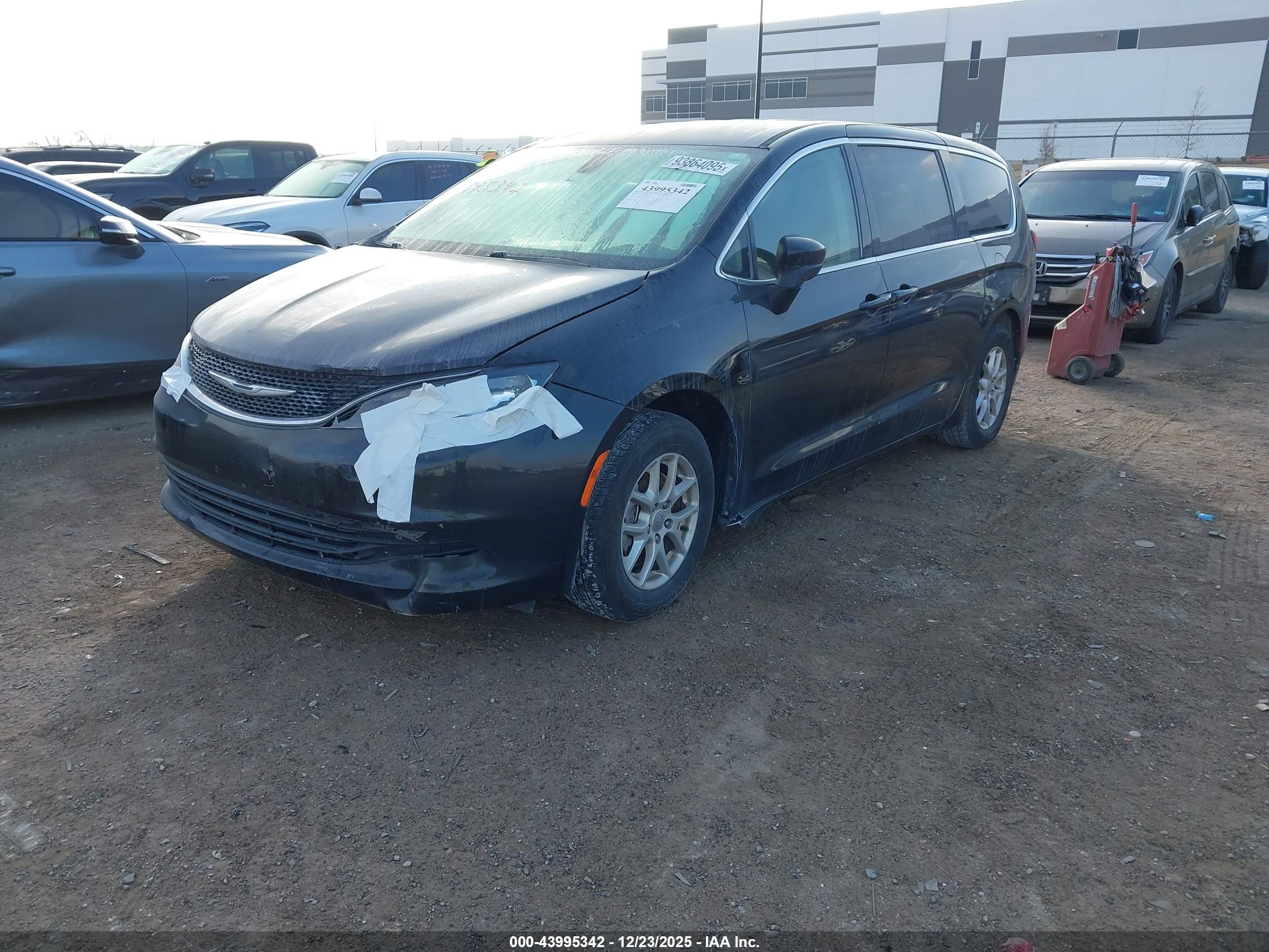 CHRYSLER PACIFICA image 2
