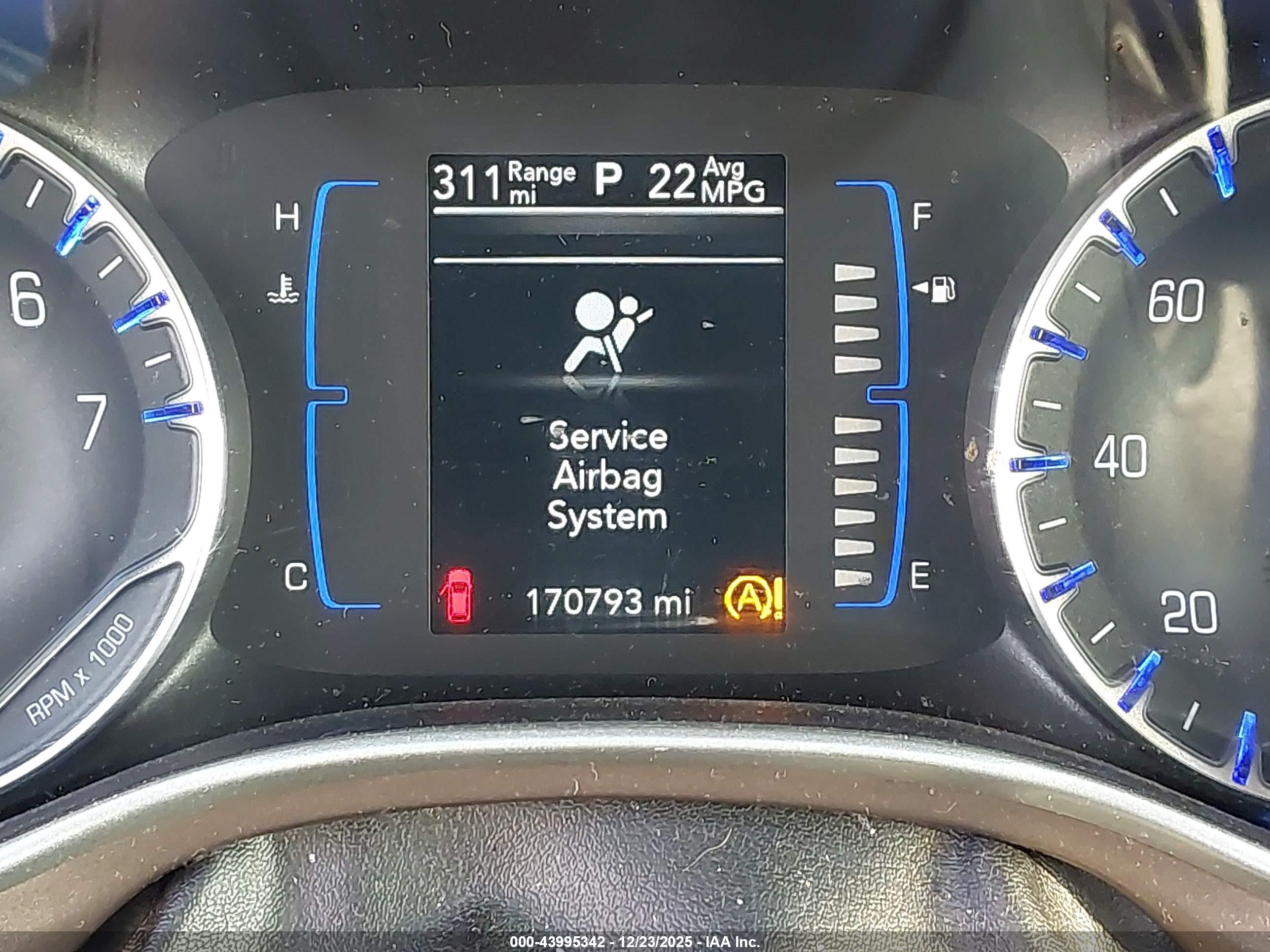 CHRYSLER PACIFICA image 7