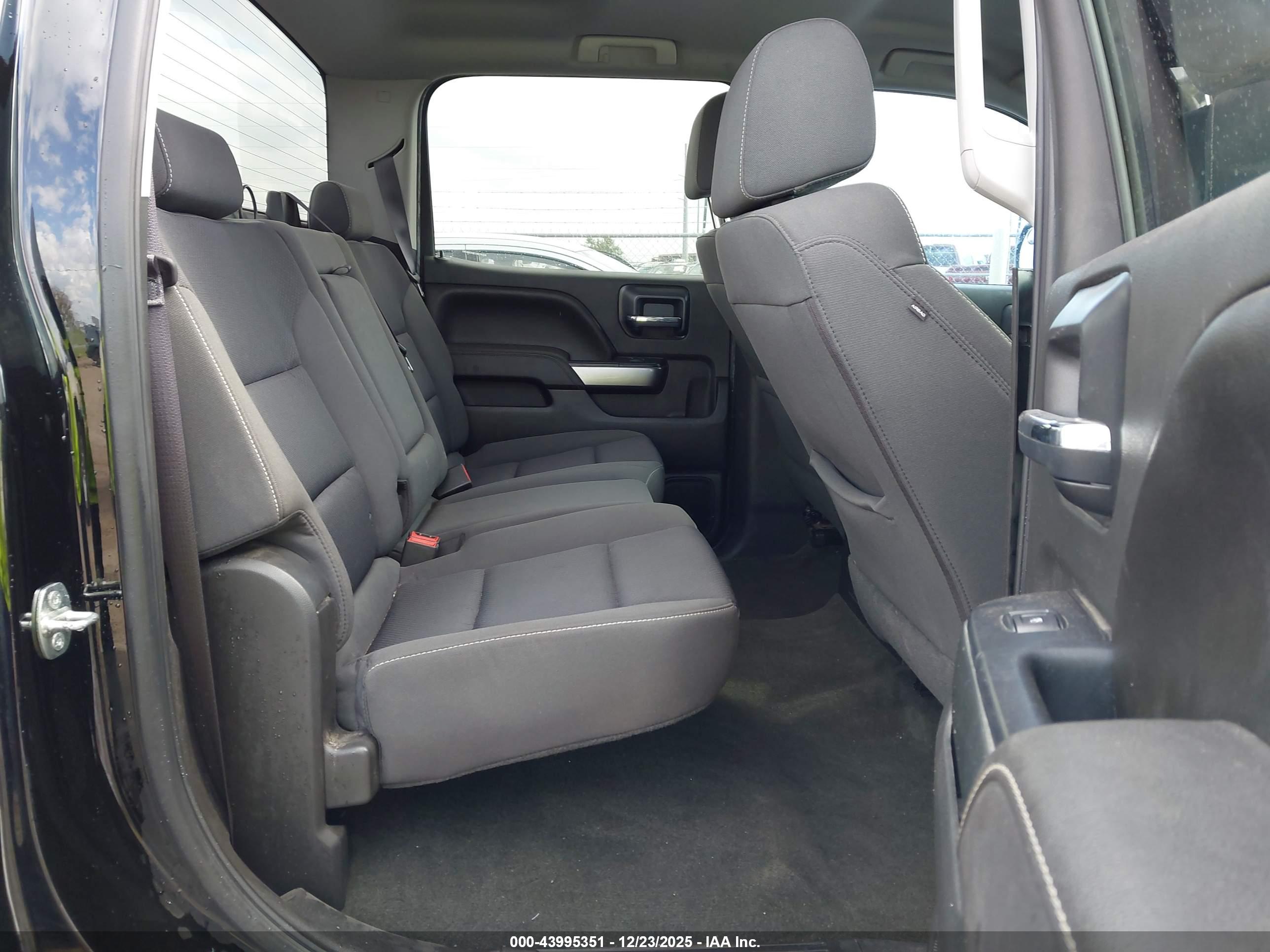 CHEVROLET SILVERADO image 8