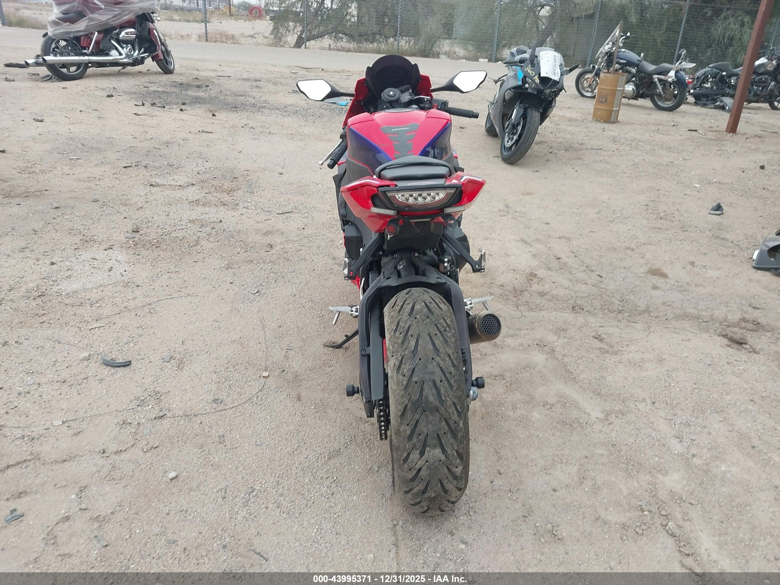 HONDA CBR1000 image 6