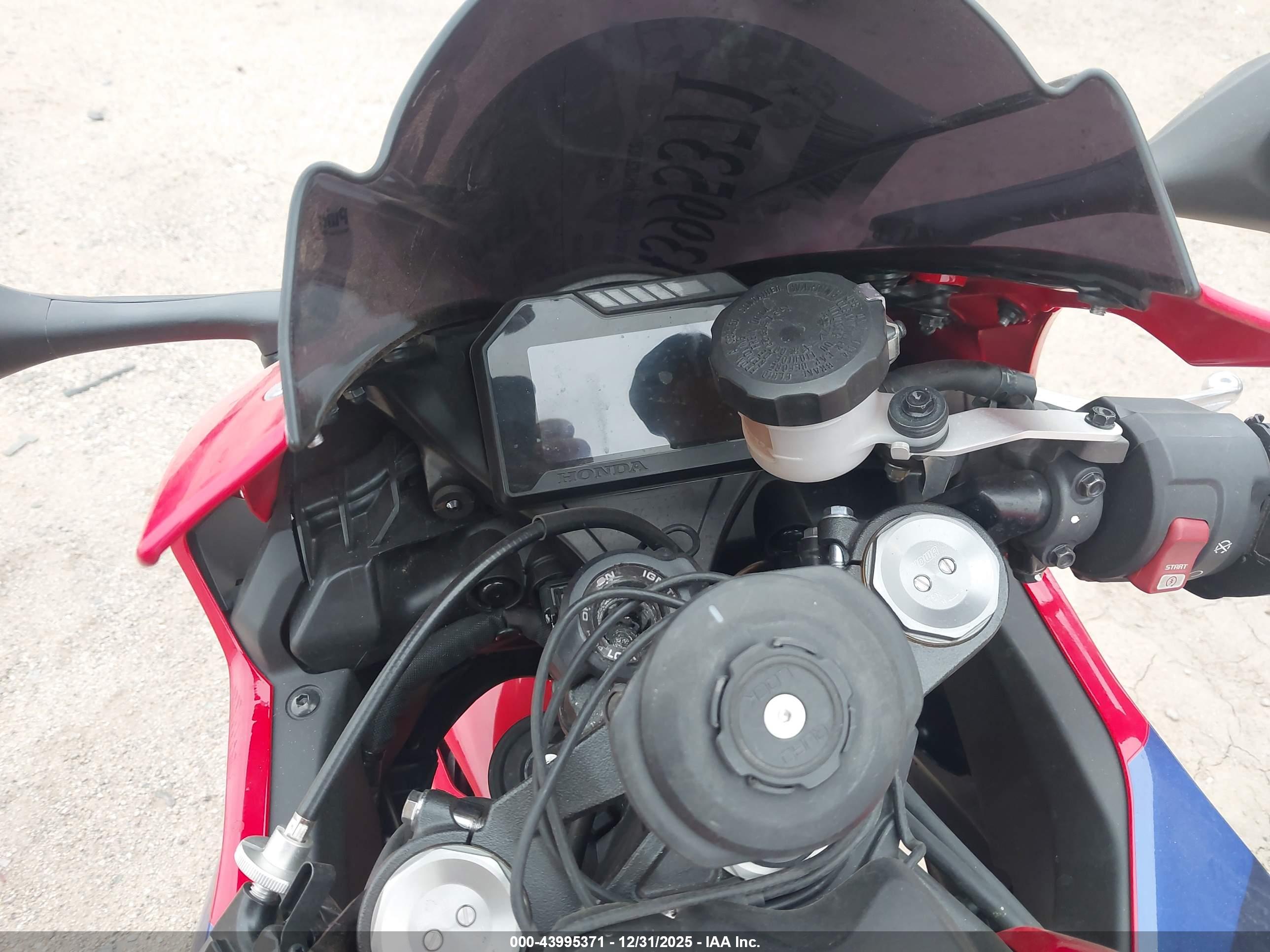 HONDA CBR1000 image 7