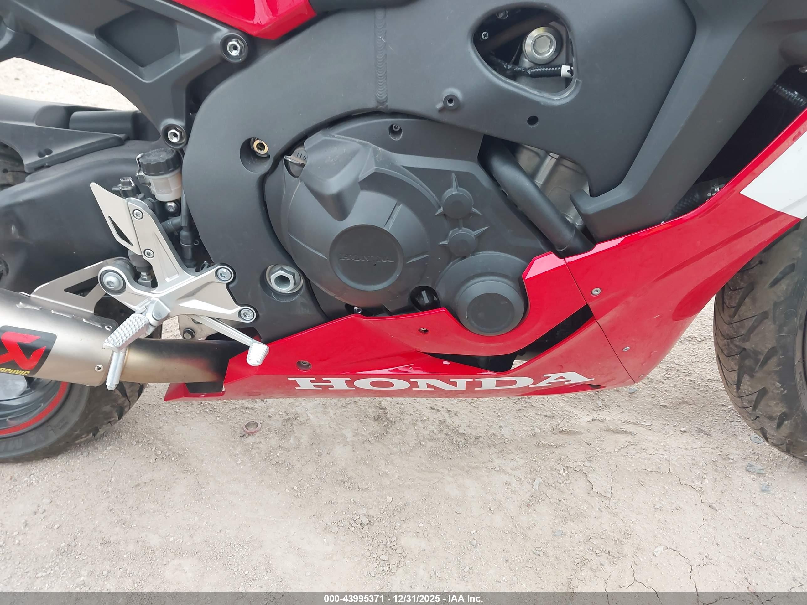 HONDA CBR1000 image 8