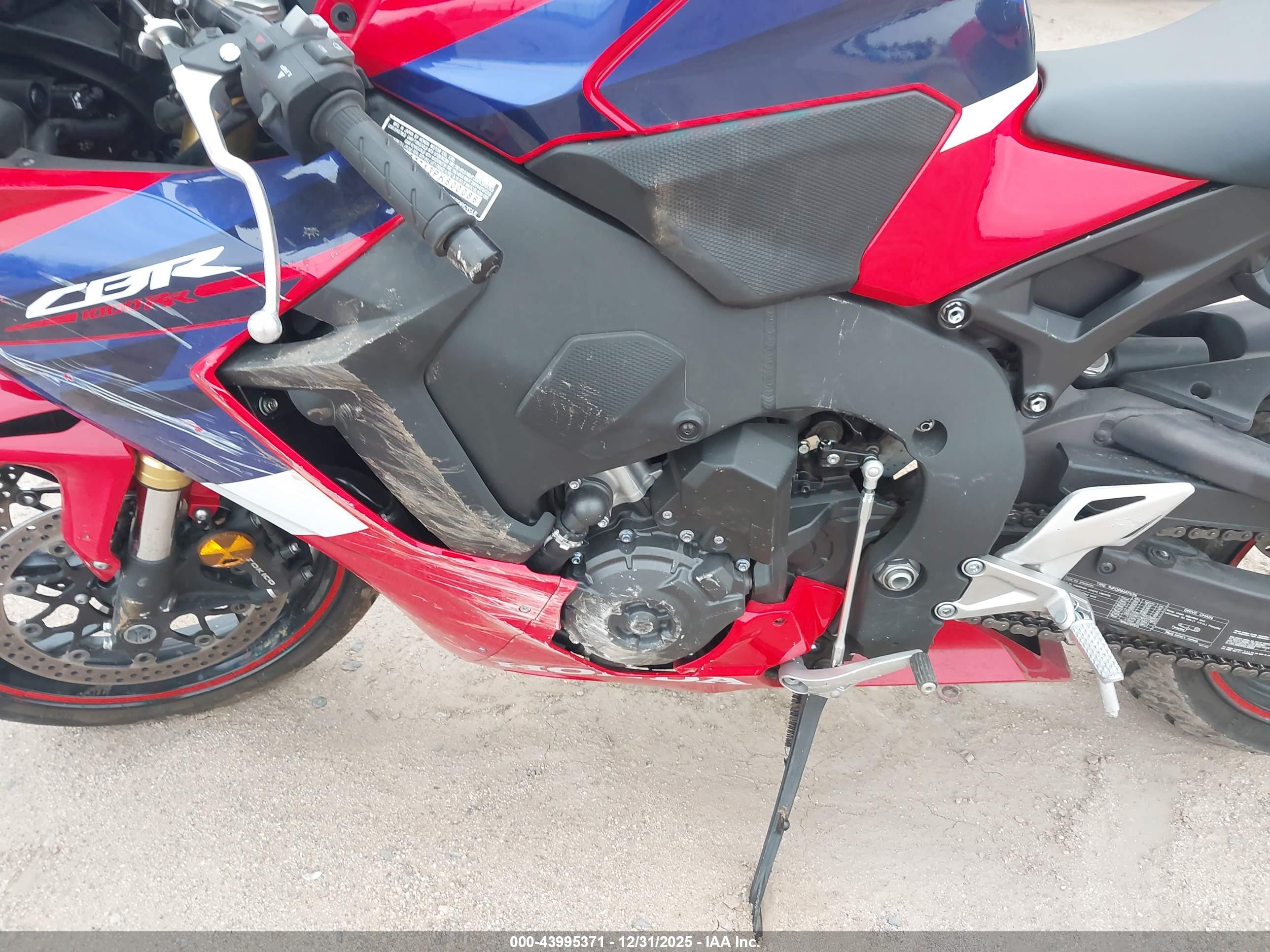 HONDA CBR1000 image 9