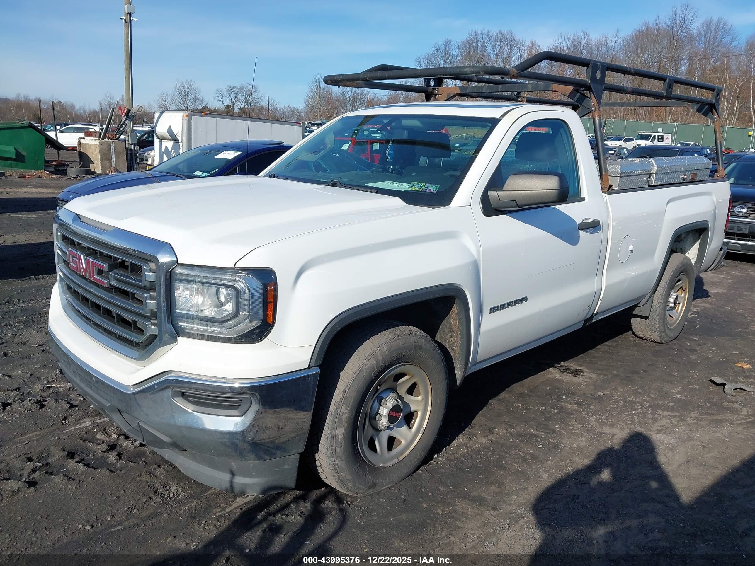 GMC SIERRA image 2