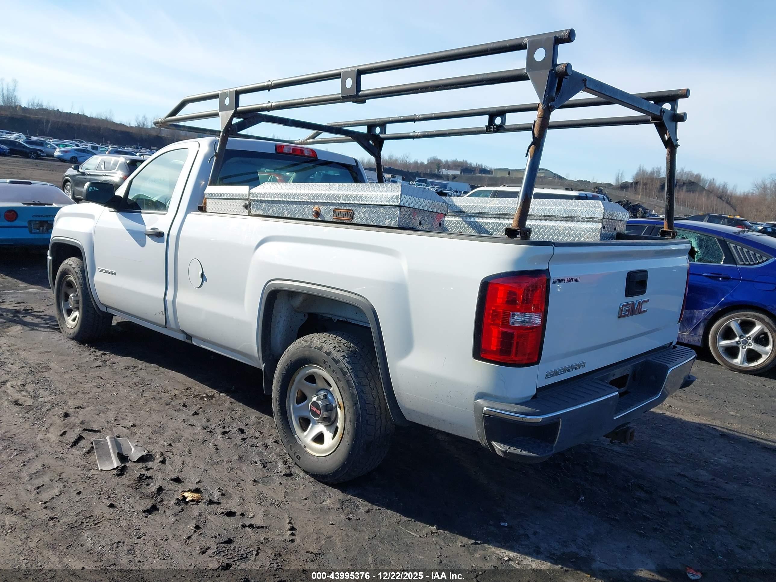 GMC SIERRA image 3