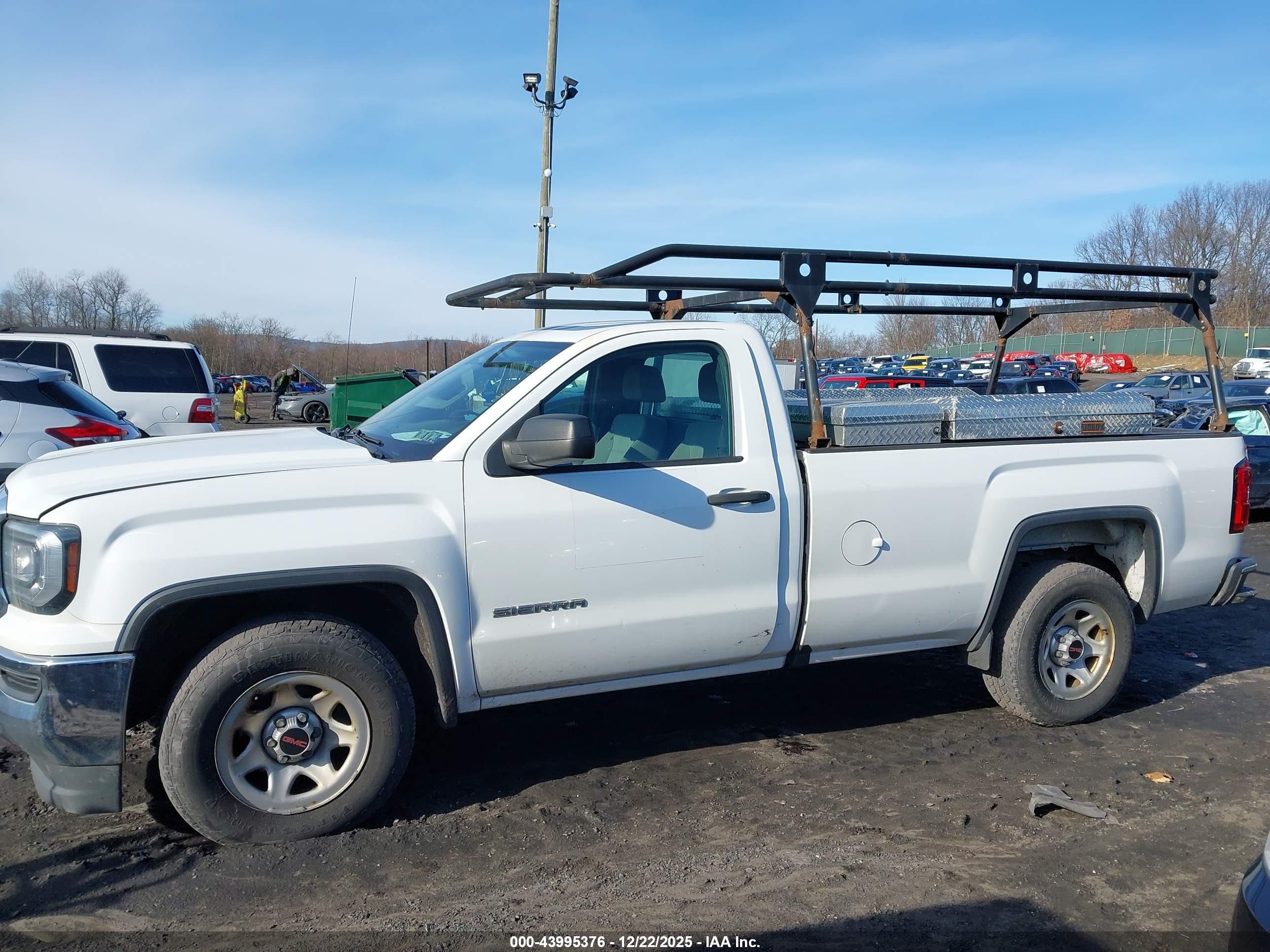 GMC SIERRA image 6