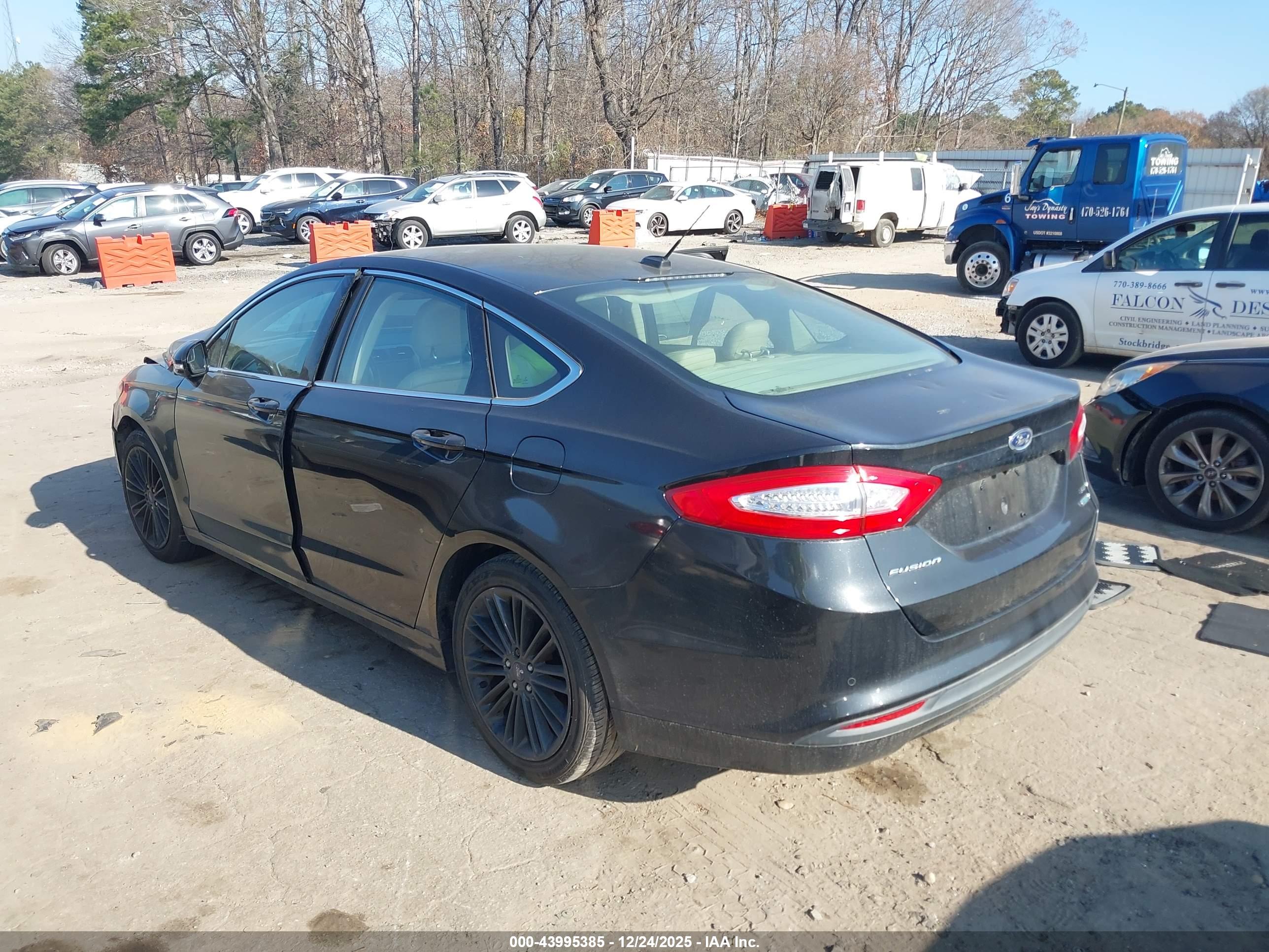 FORD FUSION image 3