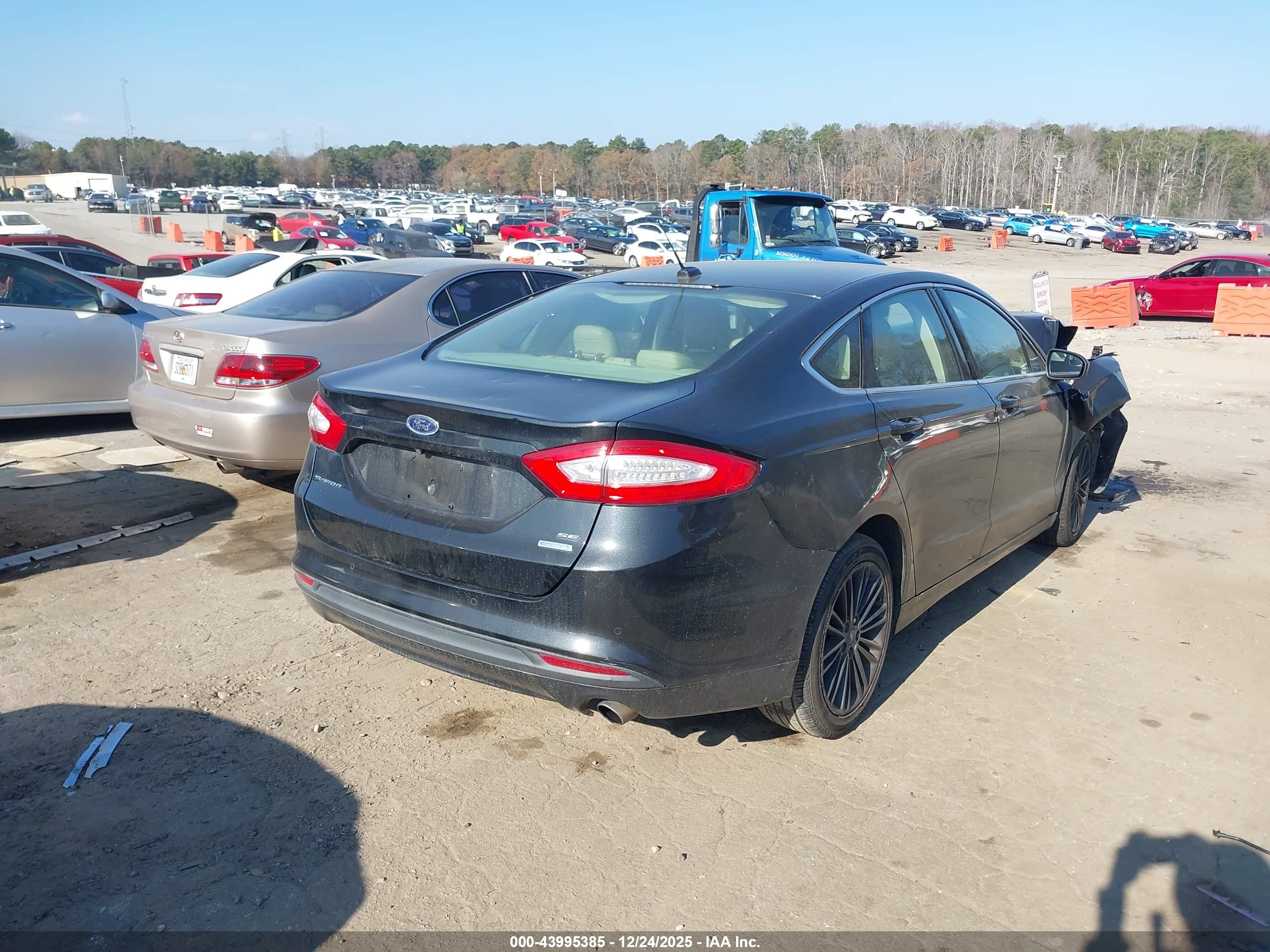 FORD FUSION image 4